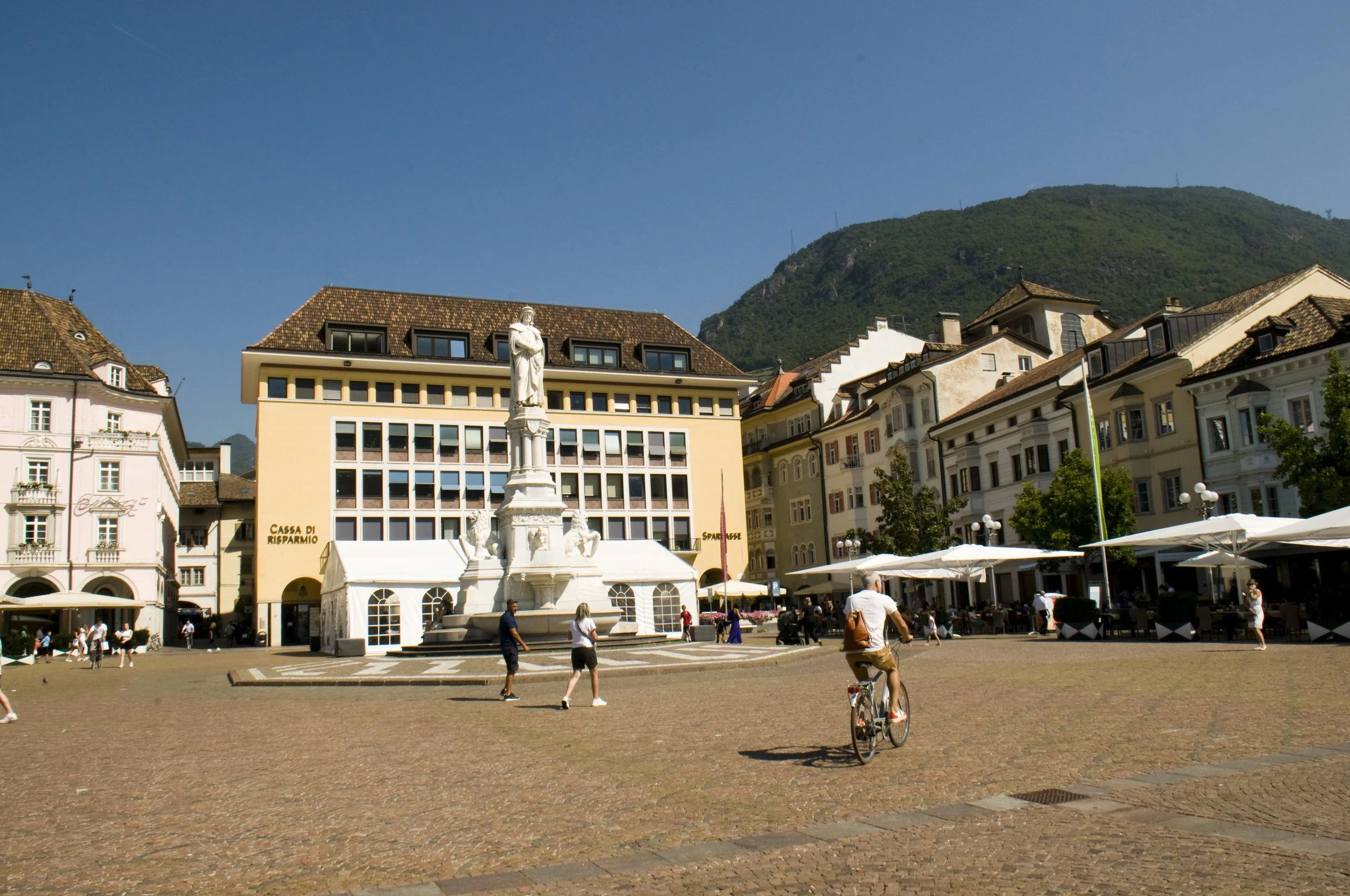 Bolzano/Bozen - Piazza Walther von der Vogelweide