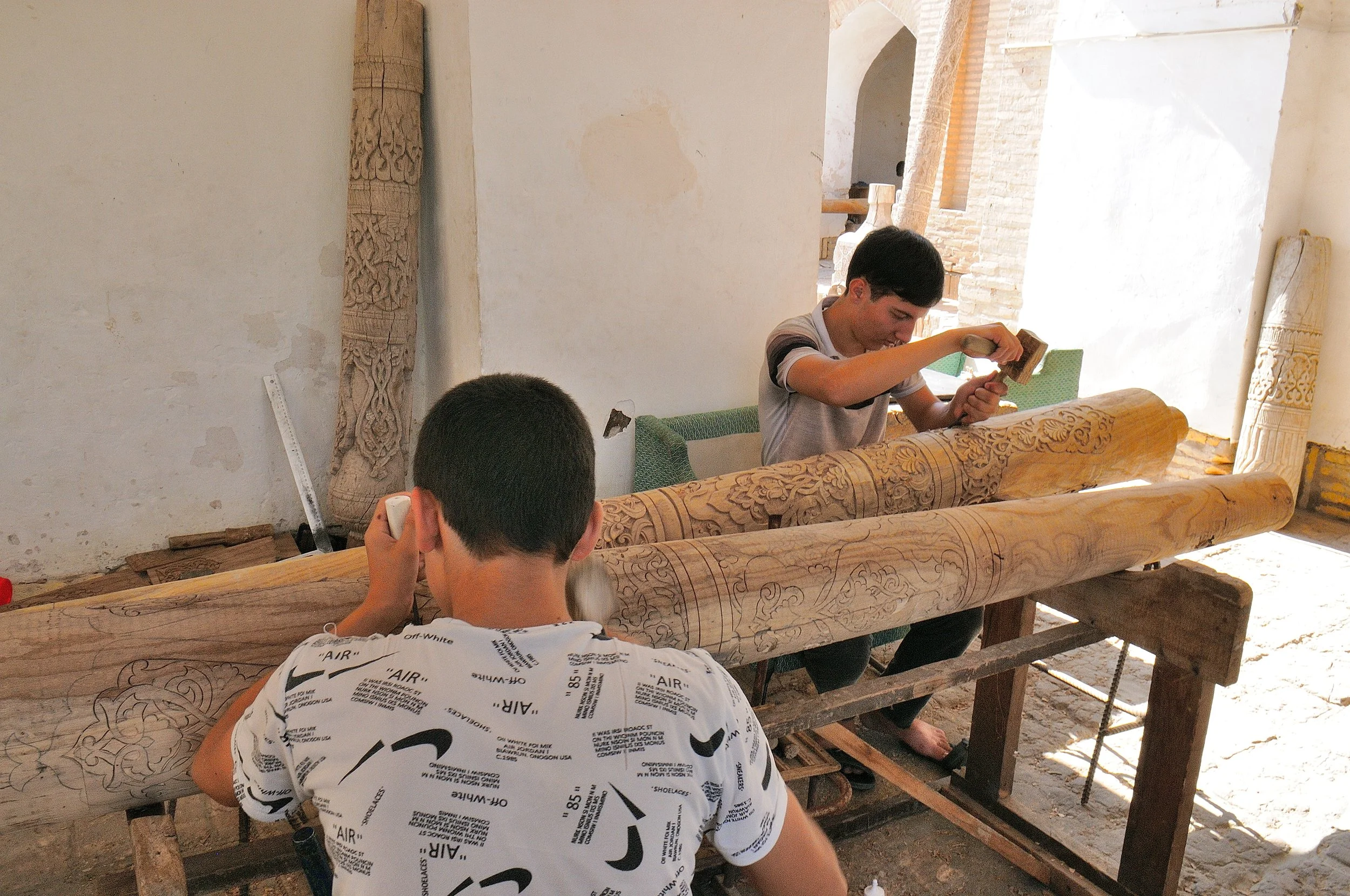 Bottega per costruire le colonne di legno