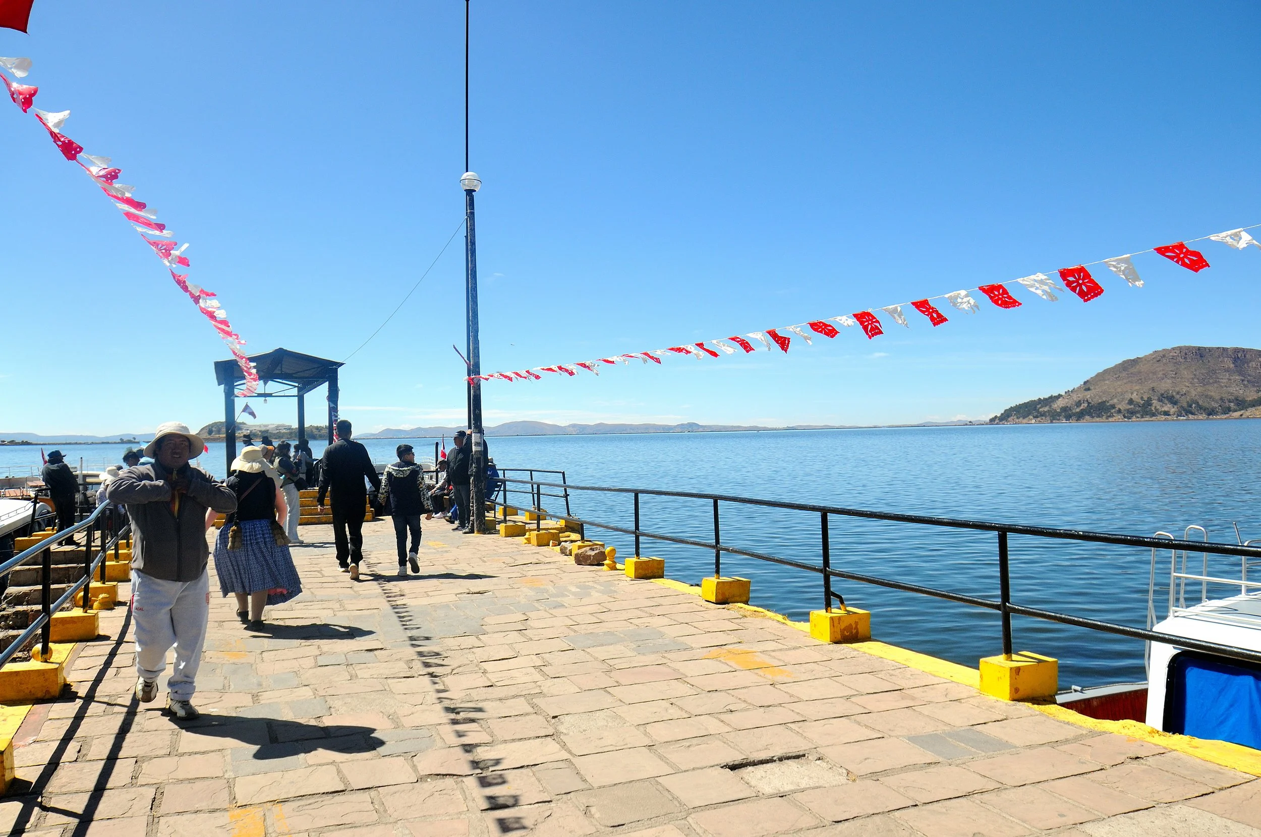 Puno (3800 m di altitudine) - molo sul Lago Titicaca, il lago navigabile più alto del Mondo.