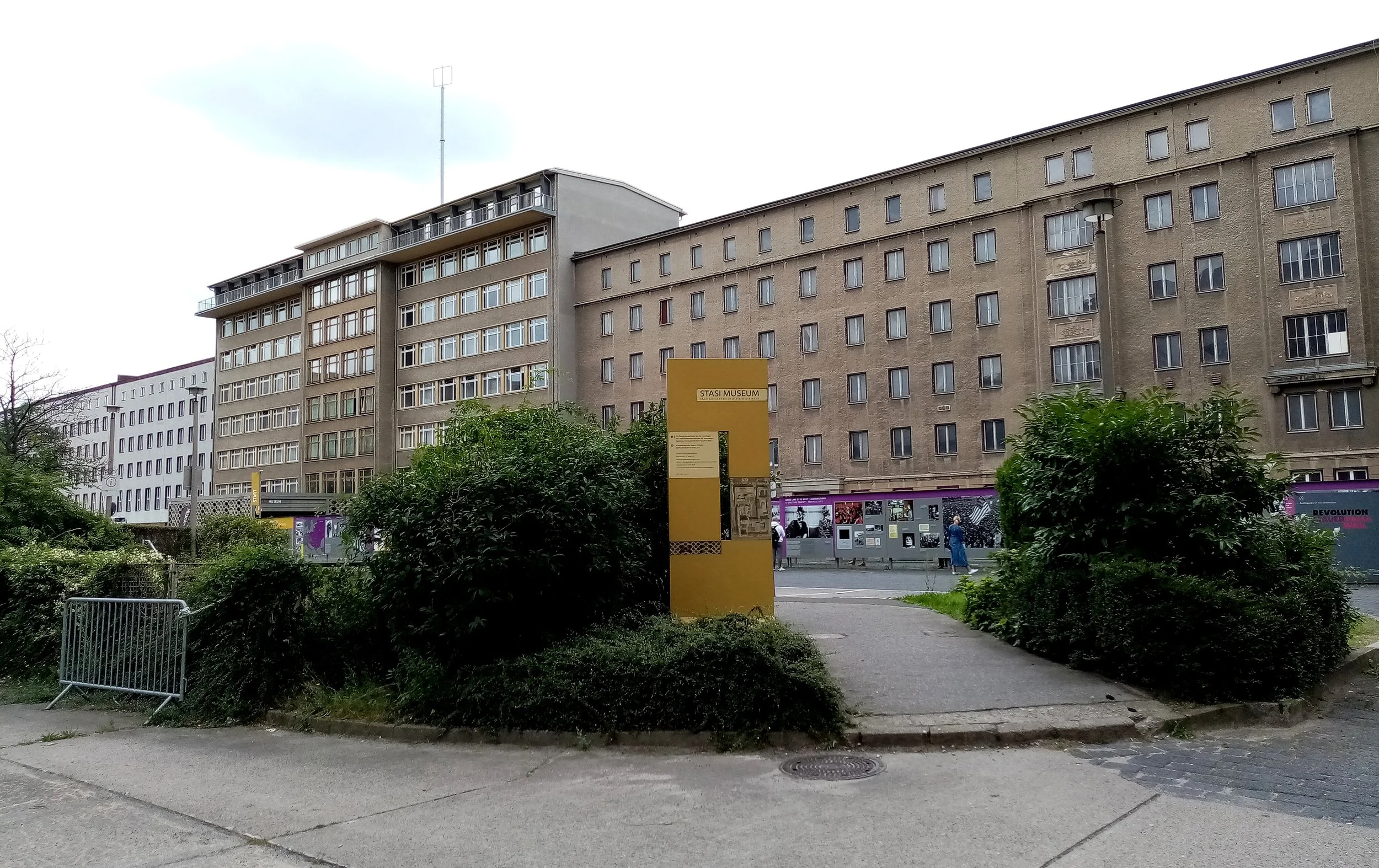 Berlino - Ex sede della famigerata Stasi, i servizi segreti e la polizia politica della DDR, adesso è un museo.