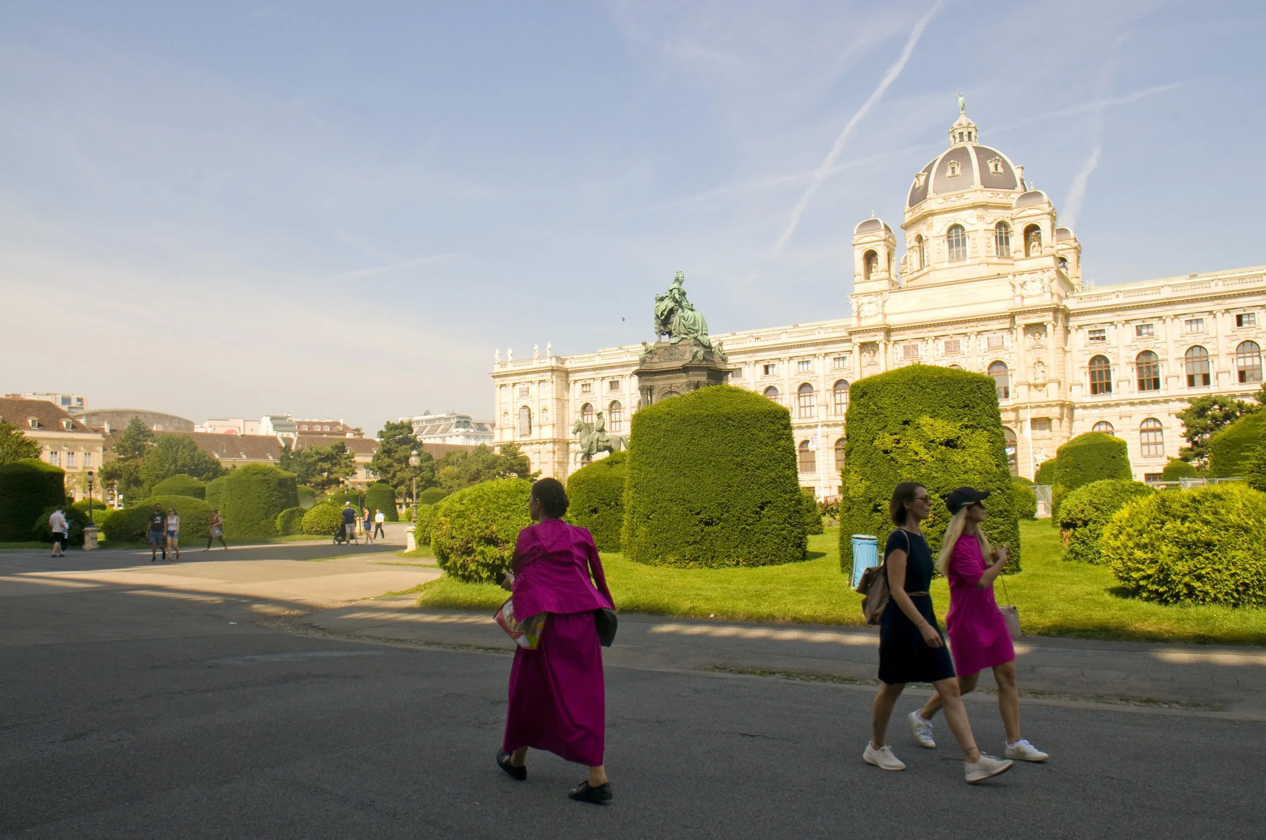 Vienna - in fondo il Kunsthistorisches Museum, Museo di Storia dell'Arte (1891), uno dei più importanti al mondo, ospita la collezione archeologica e artistica degli Asburgo.