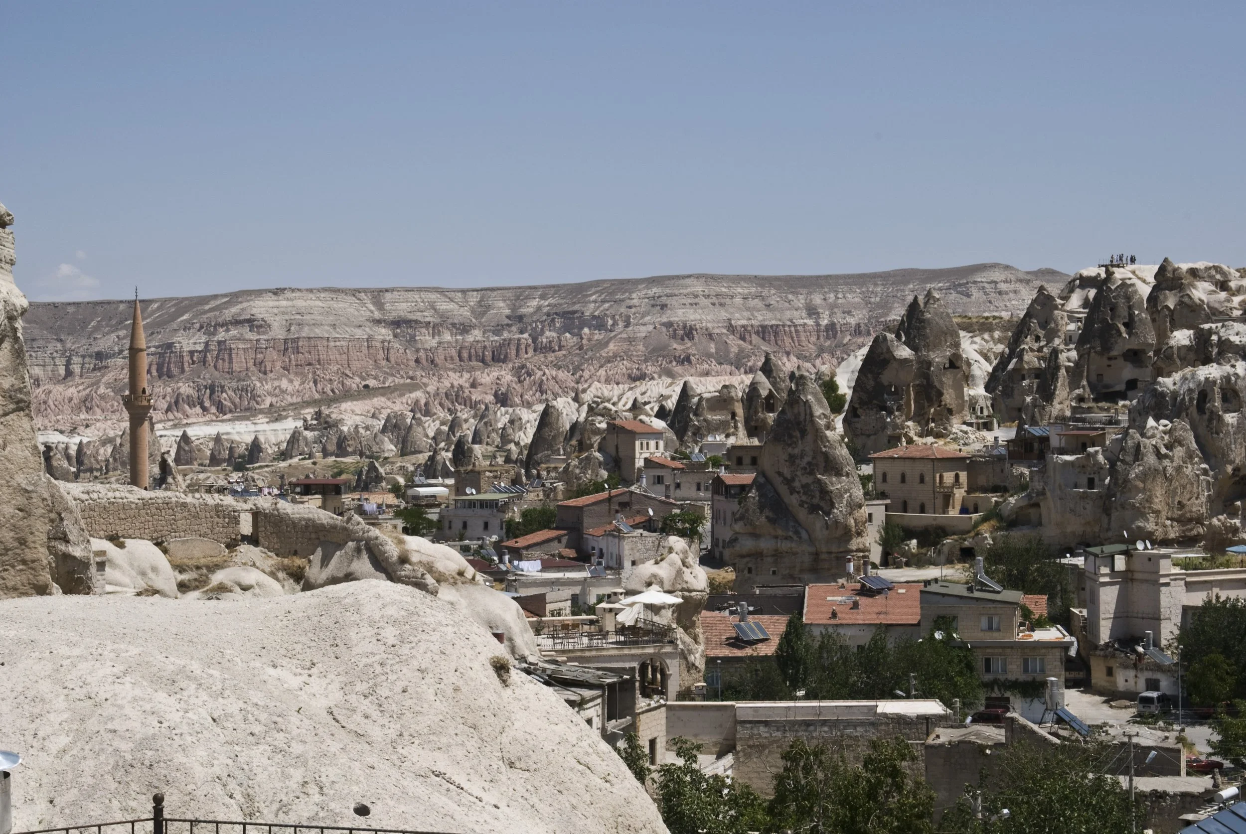 Goreme - ben visibili le caratteristiche abitazioni scavate nella roccia.