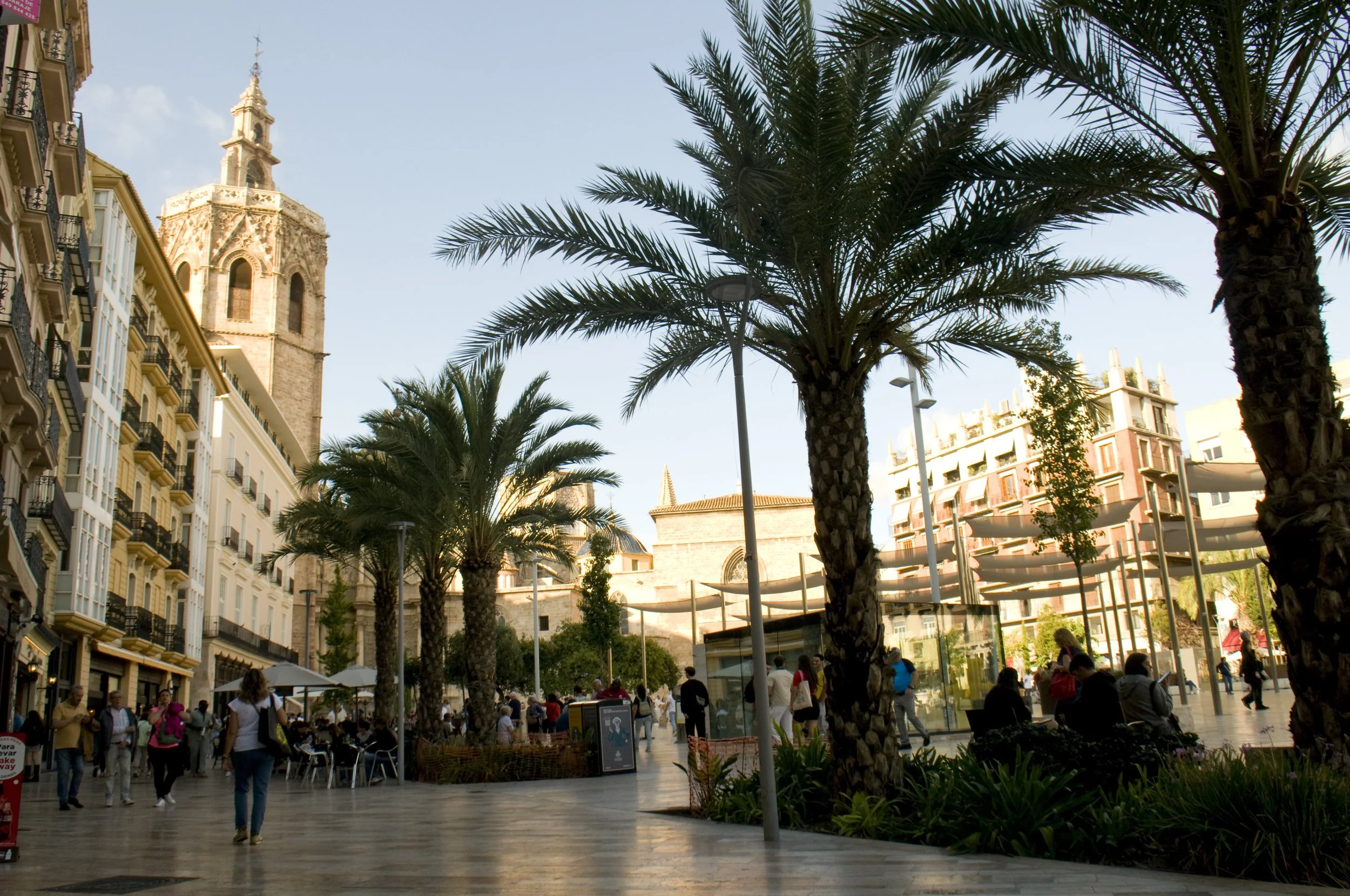 ...ecco come appare oggi Plaza de la Reina.