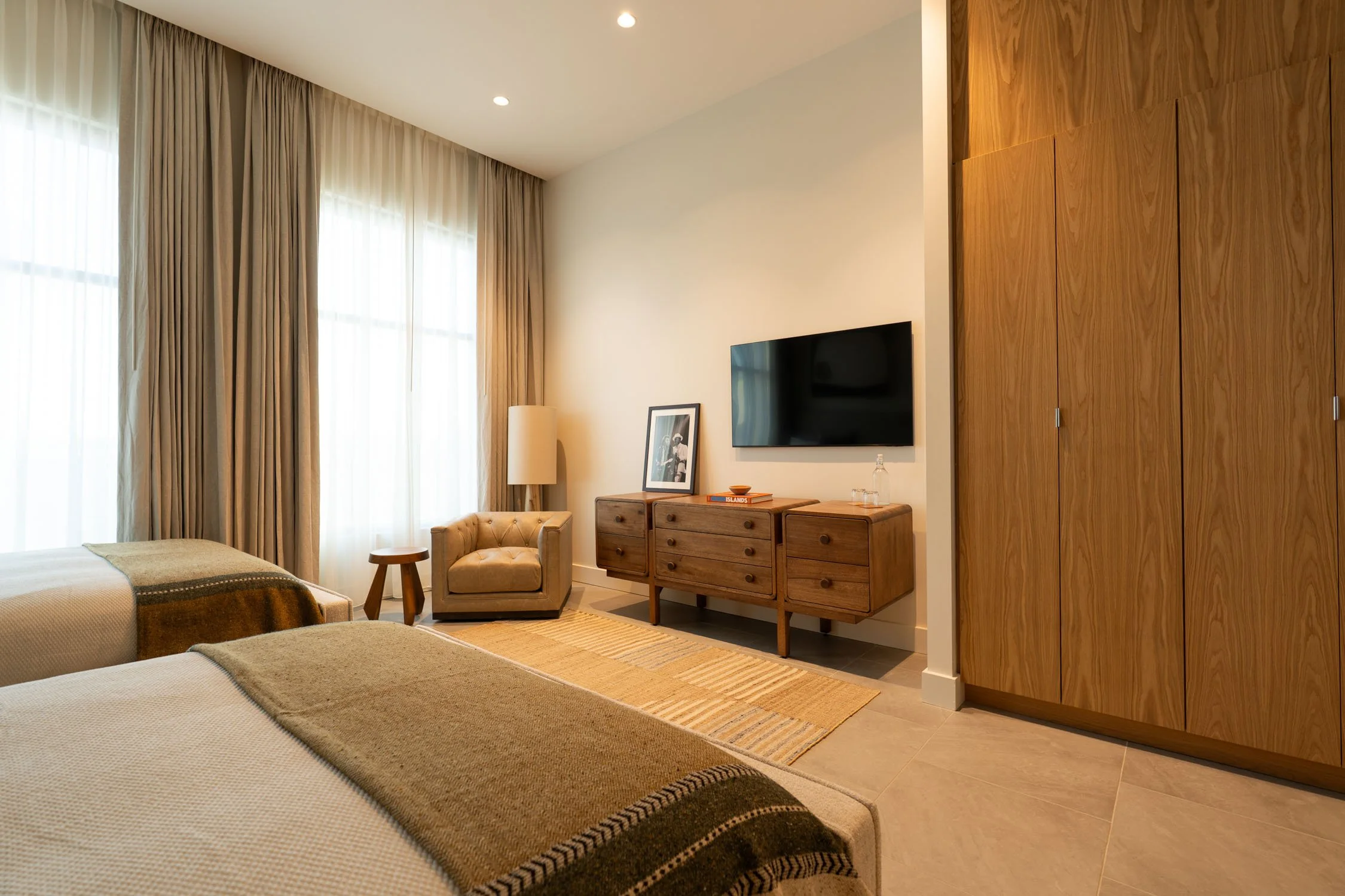 The_Sitio_Double Queen_ADA_2.jpg