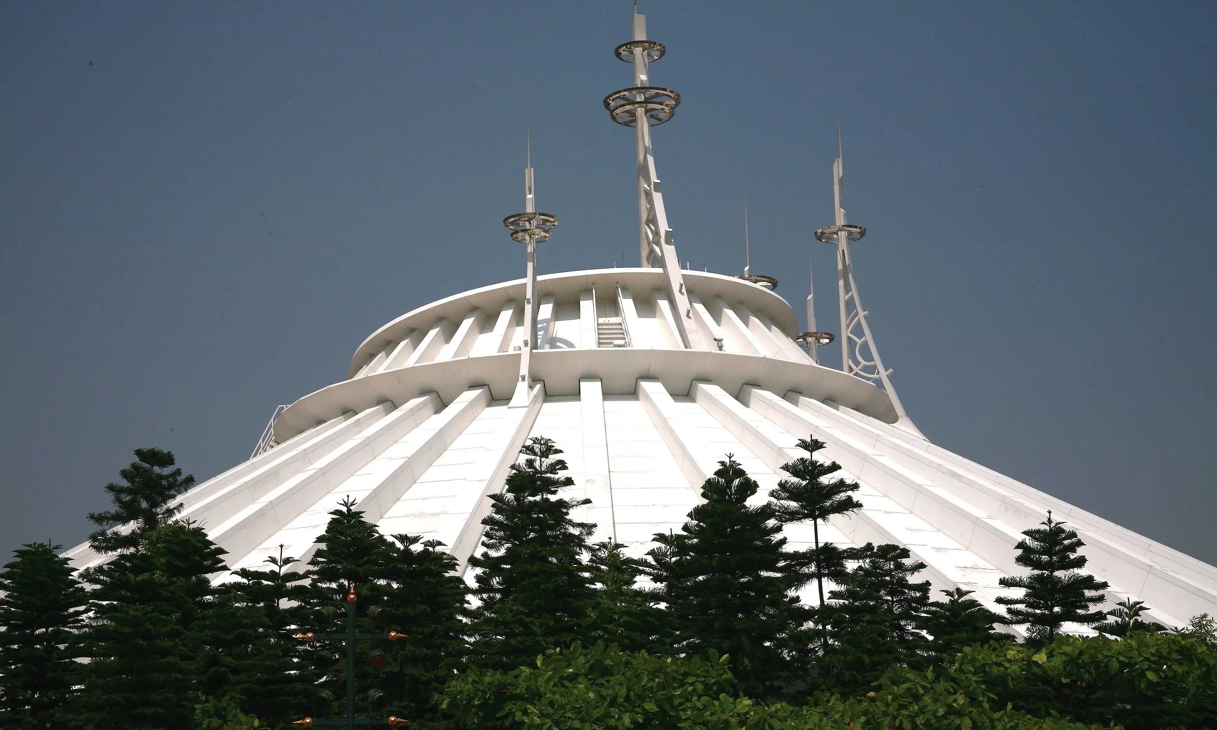 Hong Kong Disneyland – Space Mountain and Buzz Lightyear