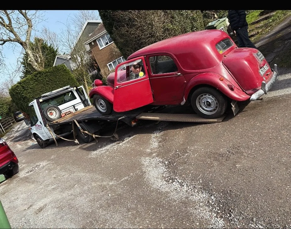 Citroen BIG15 recovered‼️
Biggin Hill - Dorking📍

#classiccars #recovery #breakdown #citroen