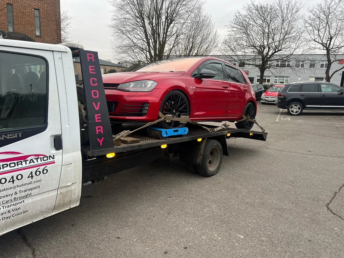 Locked gearbox on this Golf GTI meant we had to use 2 skates to avoid further damage to gearbox✅

Edenbridge - Hemel Hempstead📍

Another happy customer🤝🏼

#golfgti #recovery