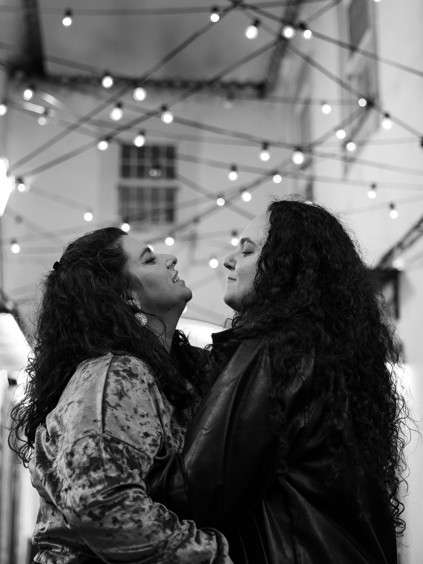 Reissussa oleminen ja kuvien l&auml;pik&auml;ynti nettisivuja varten on saaneet mut kaipaamaan viime talven melkein seitsem&auml;n viikon irtiottoa. Vietettiin koko tammikuu Farossa ja kuljettiin kumpaankin suuntaan maata pitkin.

Kuukaudesta kolme v