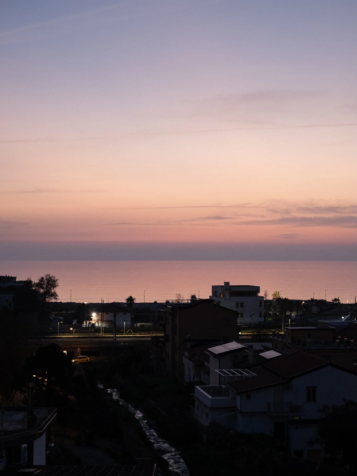 Terveisi&auml; Italiasta! 🇮🇹 Matka maata pitkin ei tuttuun tapaan mennyt ihan suunnitelmien mukaan, mutta hyvin kuitenkin! Y&ouml;junan ollessa yli kolme tuntia my&ouml;h&auml;ss&auml;, vaihdoin suunnitelmaa lennosta ja tulinkin Baselista suoraan P