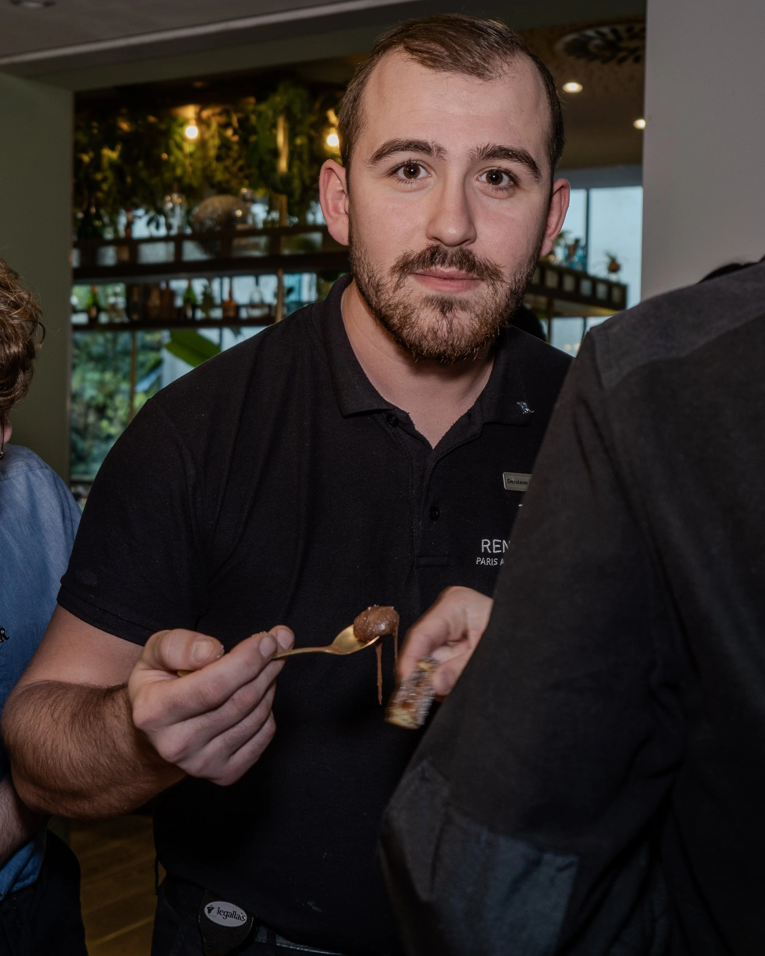 Hotel Renaissance Arc de Triomphe 00089.jpg