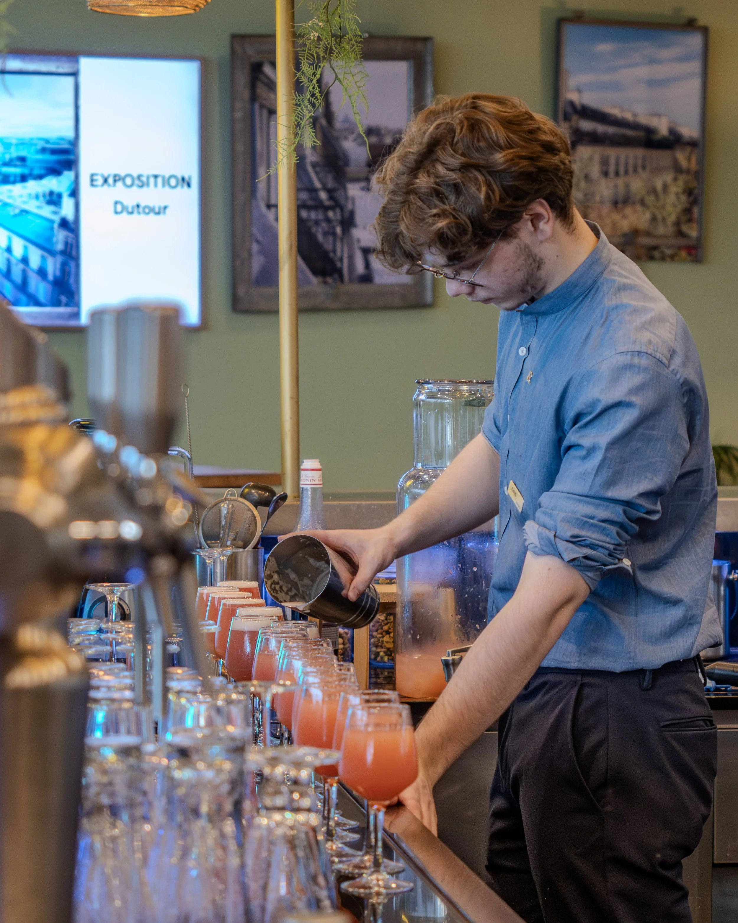 Hotel Renaissance Arc de Triomphe 00058.jpg