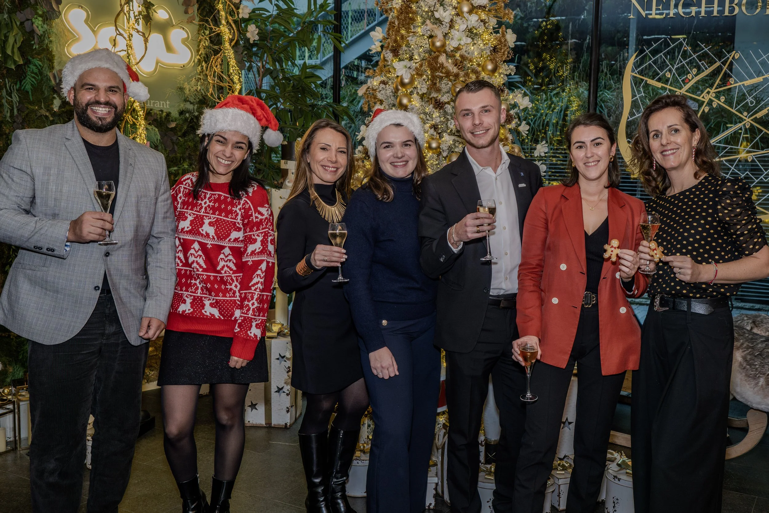 Hotel Renaissance Arc de Triomphe 00105.jpg