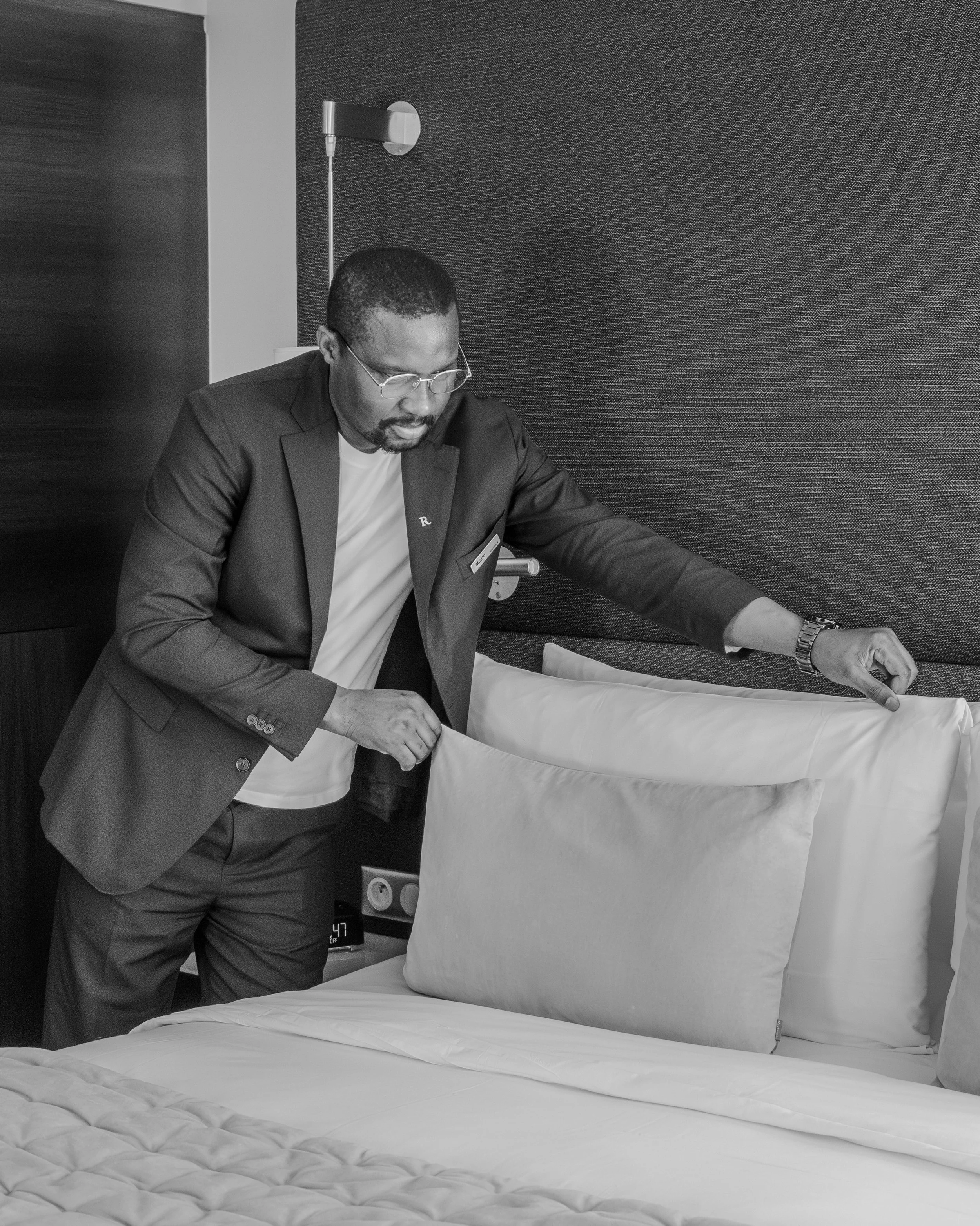 Hotel Renaissance Arc de Triomphe 00162.jpg