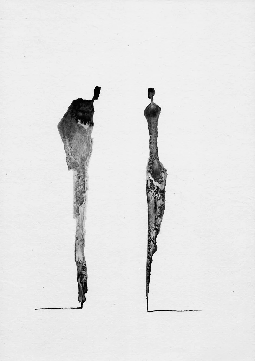 Abstrakt sumi-e tuschtegning af to stående skikkelser, der symboliserer mødet, dialogen og den fælles eksistentielle rejse i terapi.