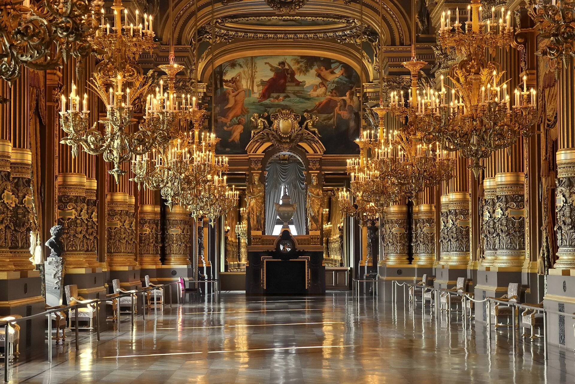 Palais_Garnier's_grand_salon,_12_February_2008.jpg
