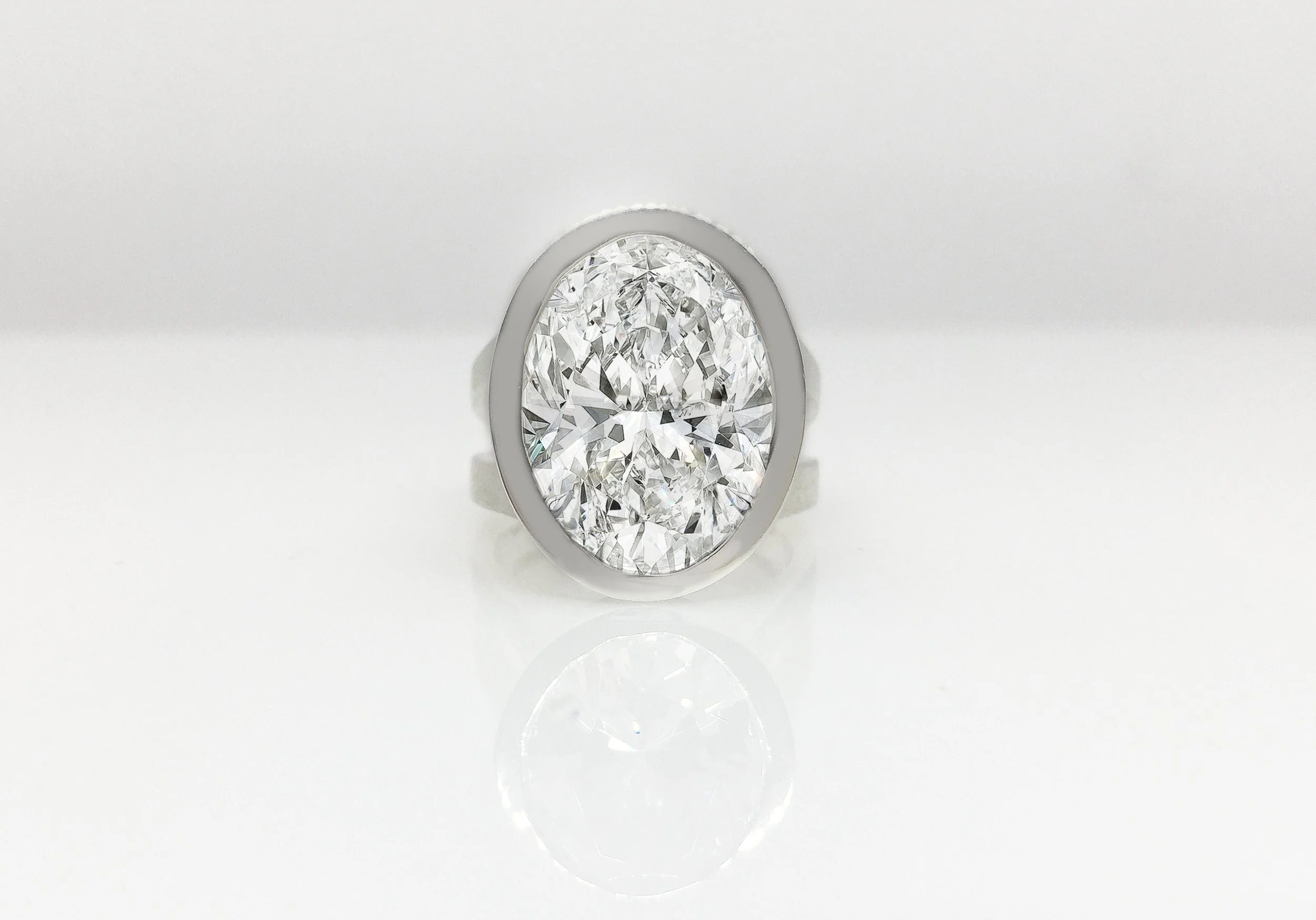 large-oval-bezel-vitrine-ring top.jpg