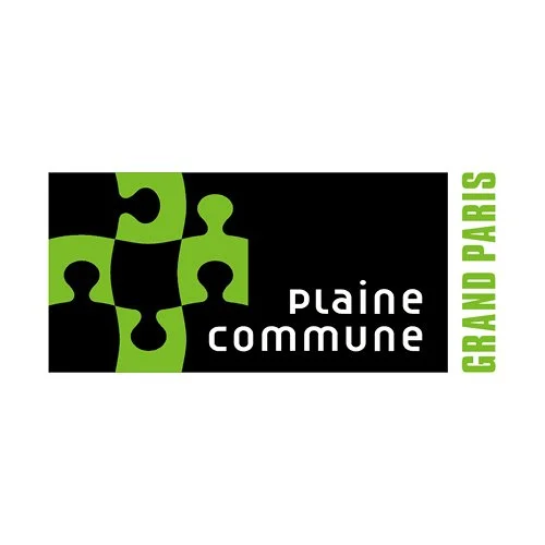 Logo de Plaine Commune Grand Paris avec des pièces de puzzle vertes sur fond noir.