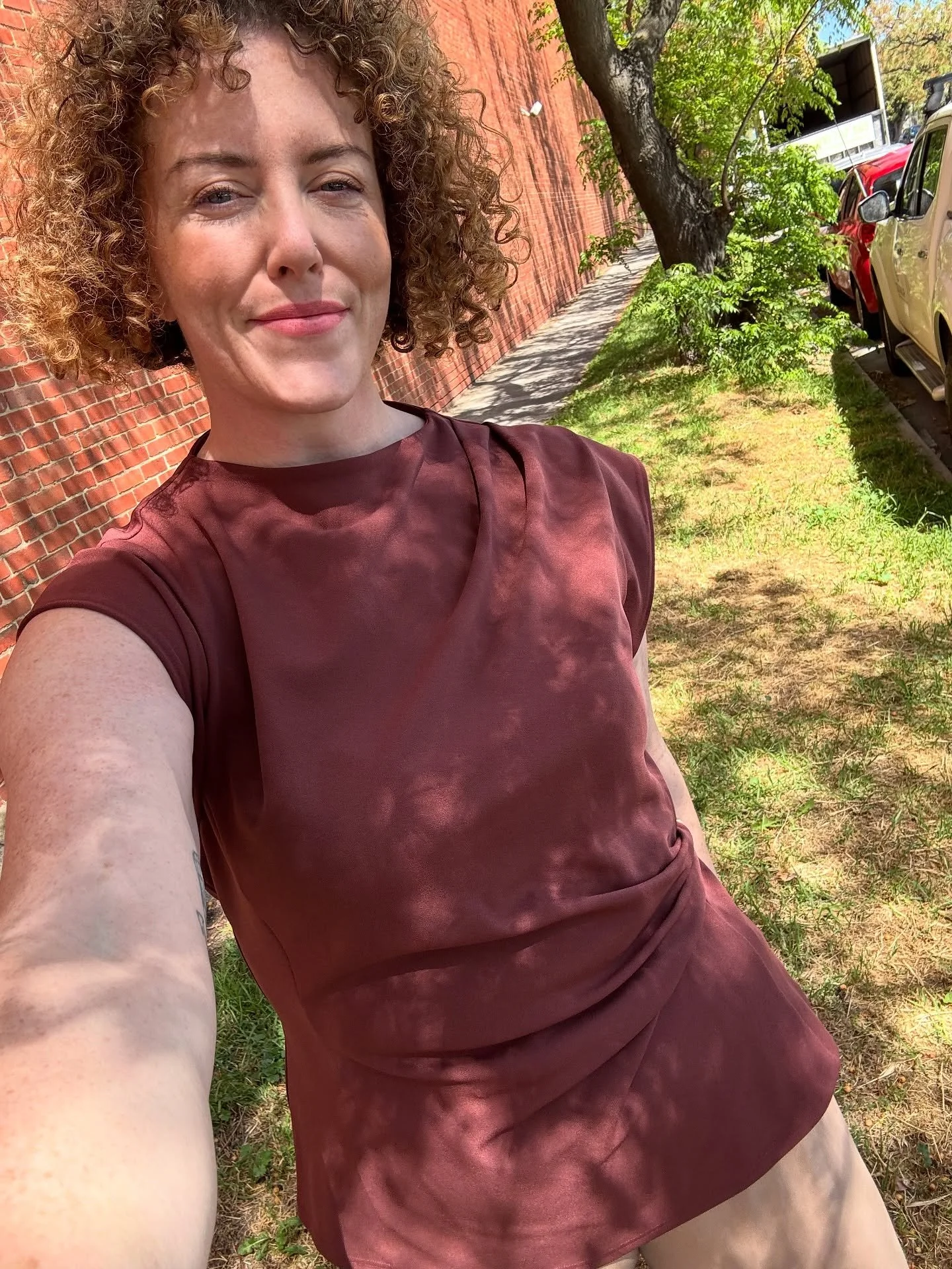 Posting on the grid as forever proof that I *can* wear corporate casual and not just country goblin or black tie babe 🖤
Top @basque_thelabel 
Slacks @forevernew_official 
What do you call slacks?