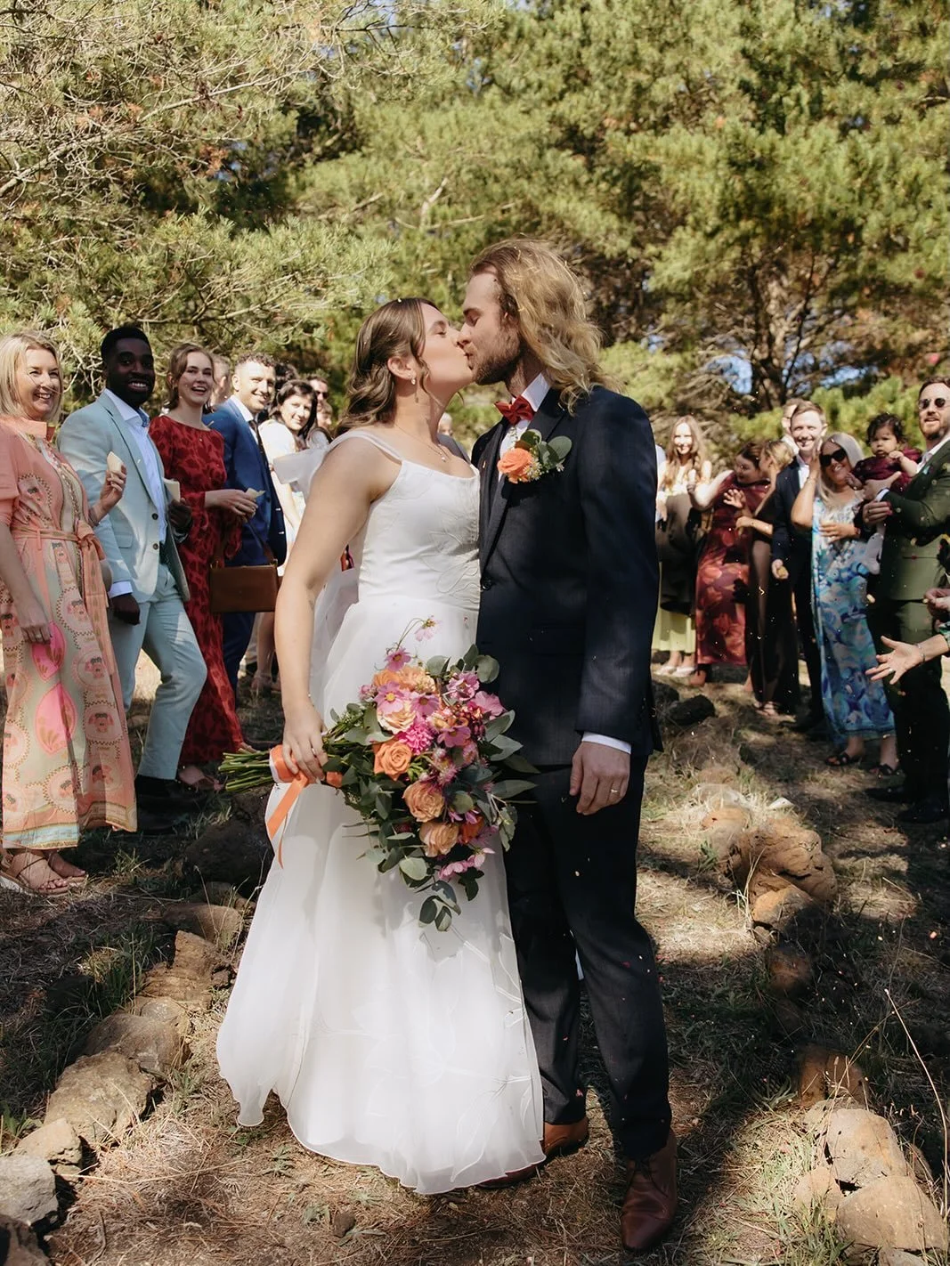 Liv and Joel&rsquo;s wedding was just like them&hellip; chilled, laid back, fun, and super lovely. 

Married on top of the hill overlooking @blamemabel (my new go to for mini weddings and elopements!), their friends and family looked on while we shar