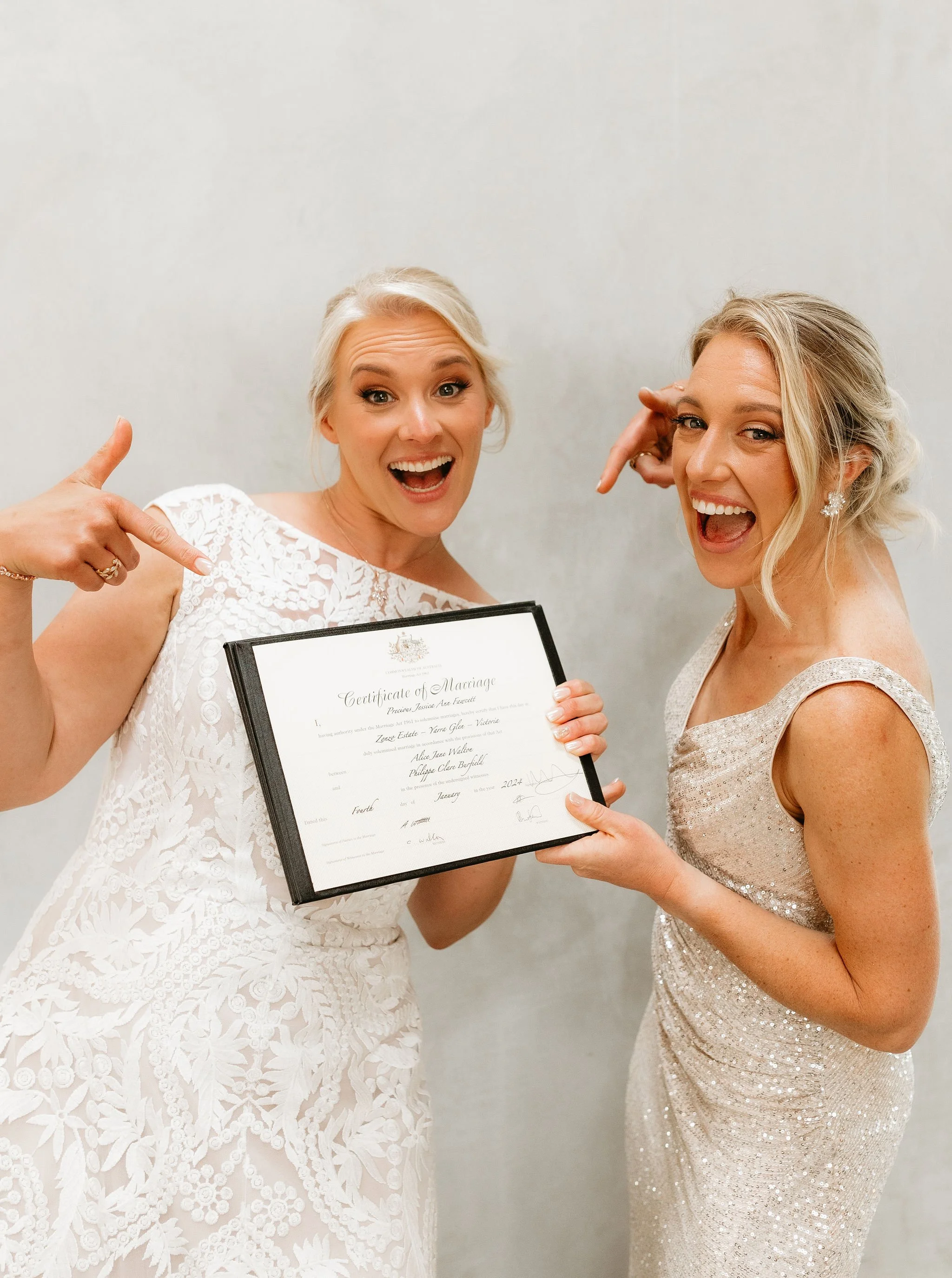 alice-pippa-zonzo-estate-wedding-miranda-stokkel-two-brides-signing.jpg