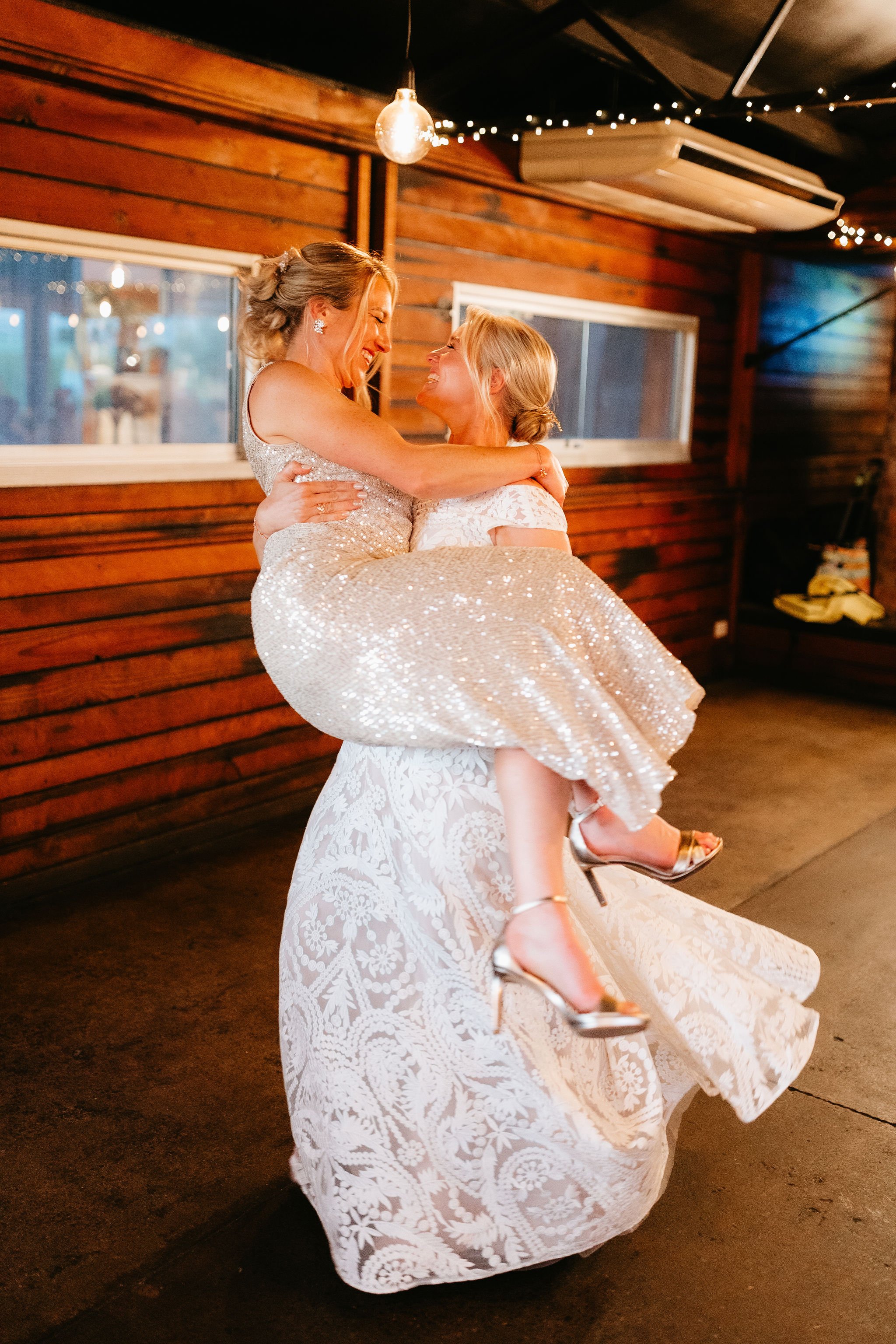 alice-pippa-zonzo-estate-wedding-first-dance.jpg