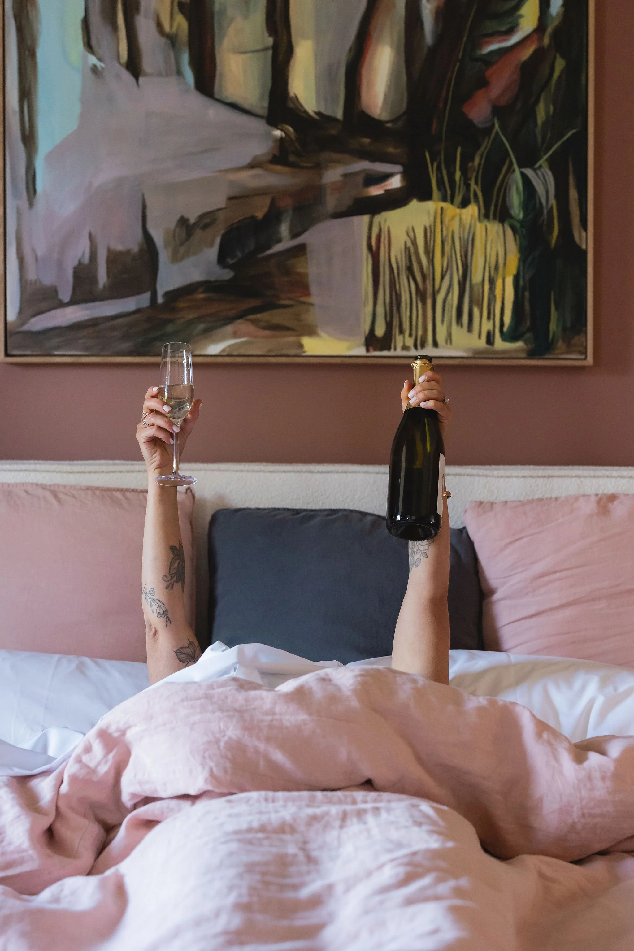 belinda-leroy-ballarat-wedding-bride-champagne.jpg