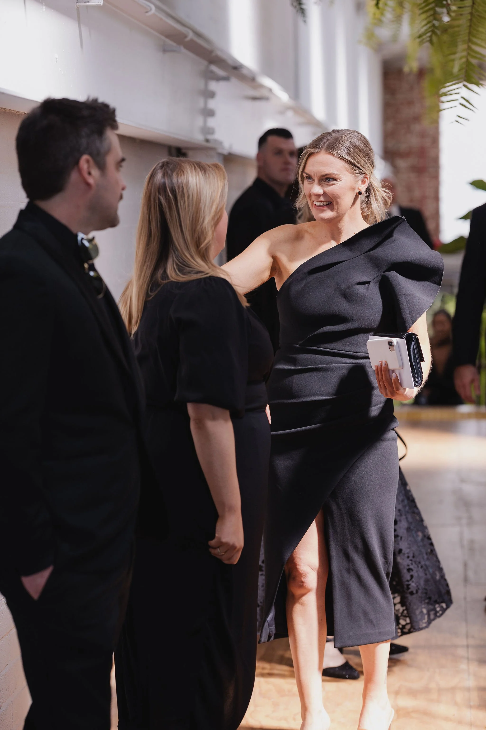 belinda-leroy-ballarat-wedding-guest-arrival-aje.jpg