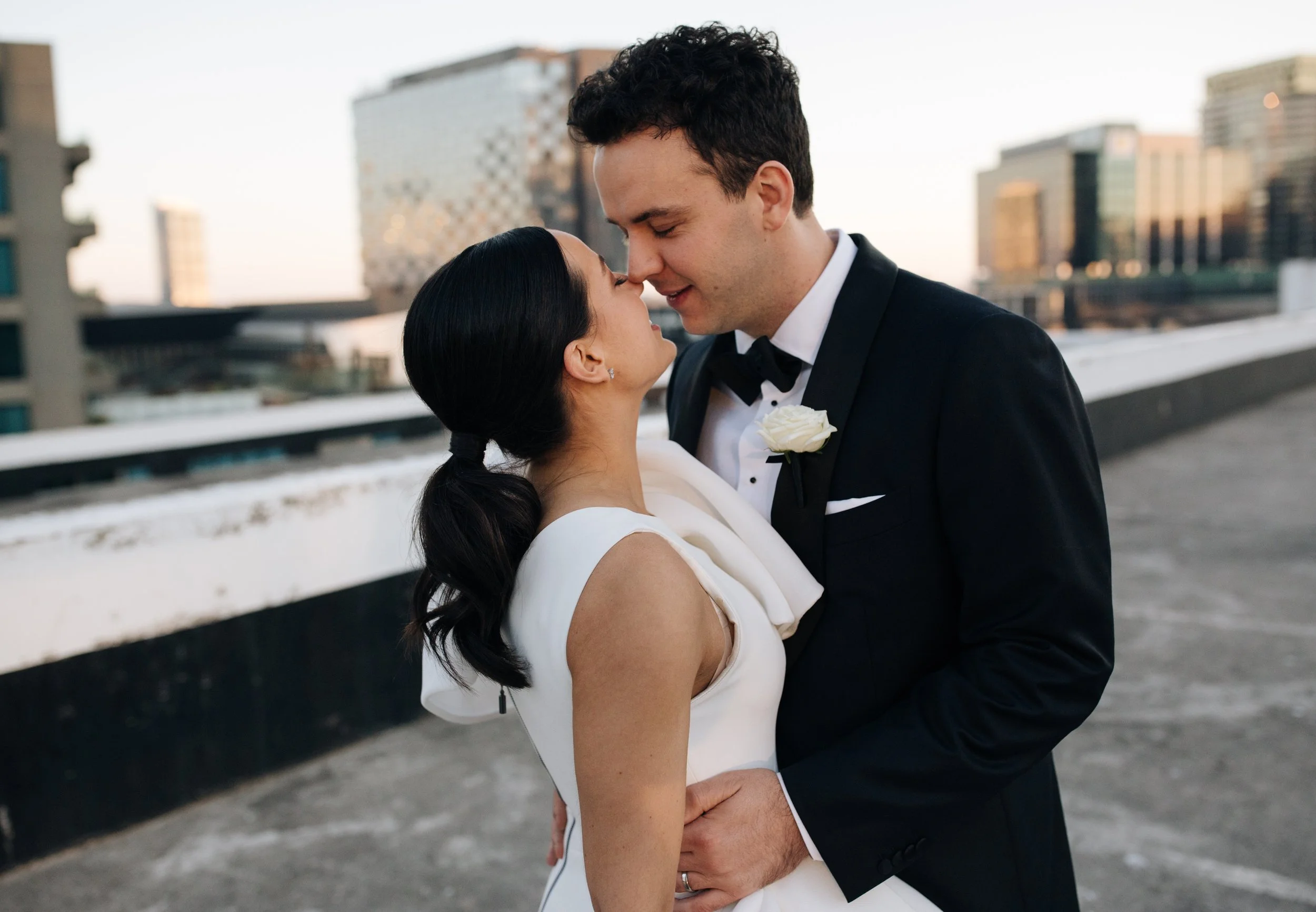 shenay-joe-recoleta-melbourne-wedding-rooftop-embrace.jpg