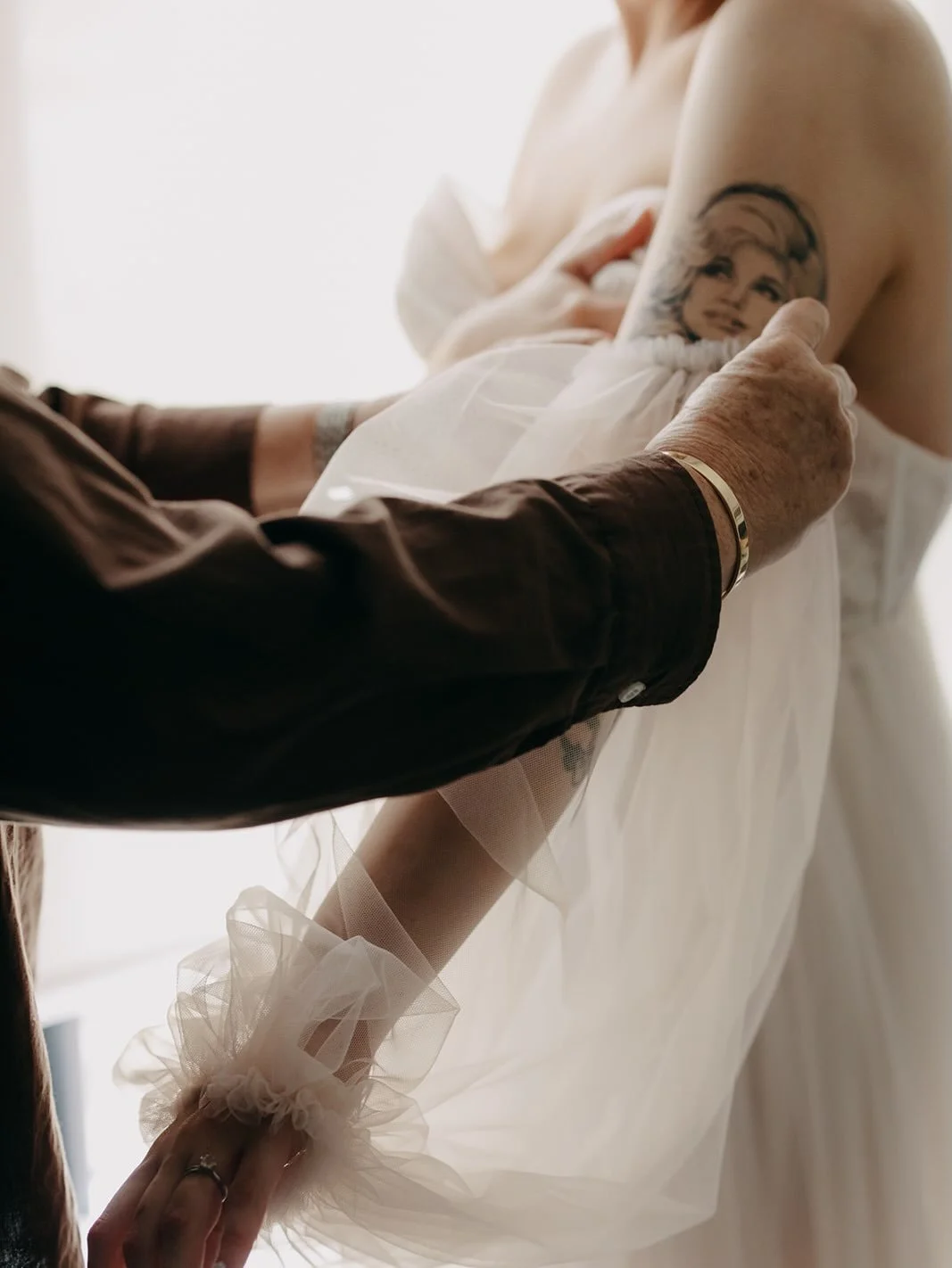 Rest in Power Dolly 🩷

We love you as much as Jordan&rsquo;s radiant smile on her wedding day with you by her side ✨✨✨✨

Pics @kyraboyerweddings 

#dollyparton #dollywedding #pinkweddingdress #melbournecelebrant #melbournewedding