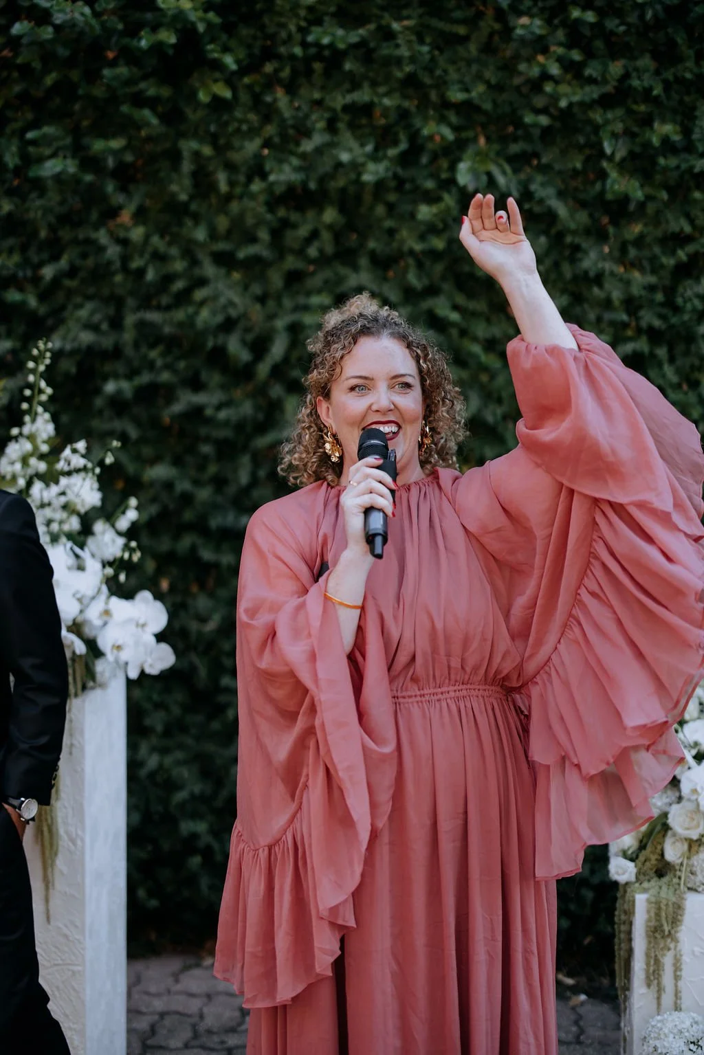 Marriage celebrant Precious leading the ceremony at Butler Lane