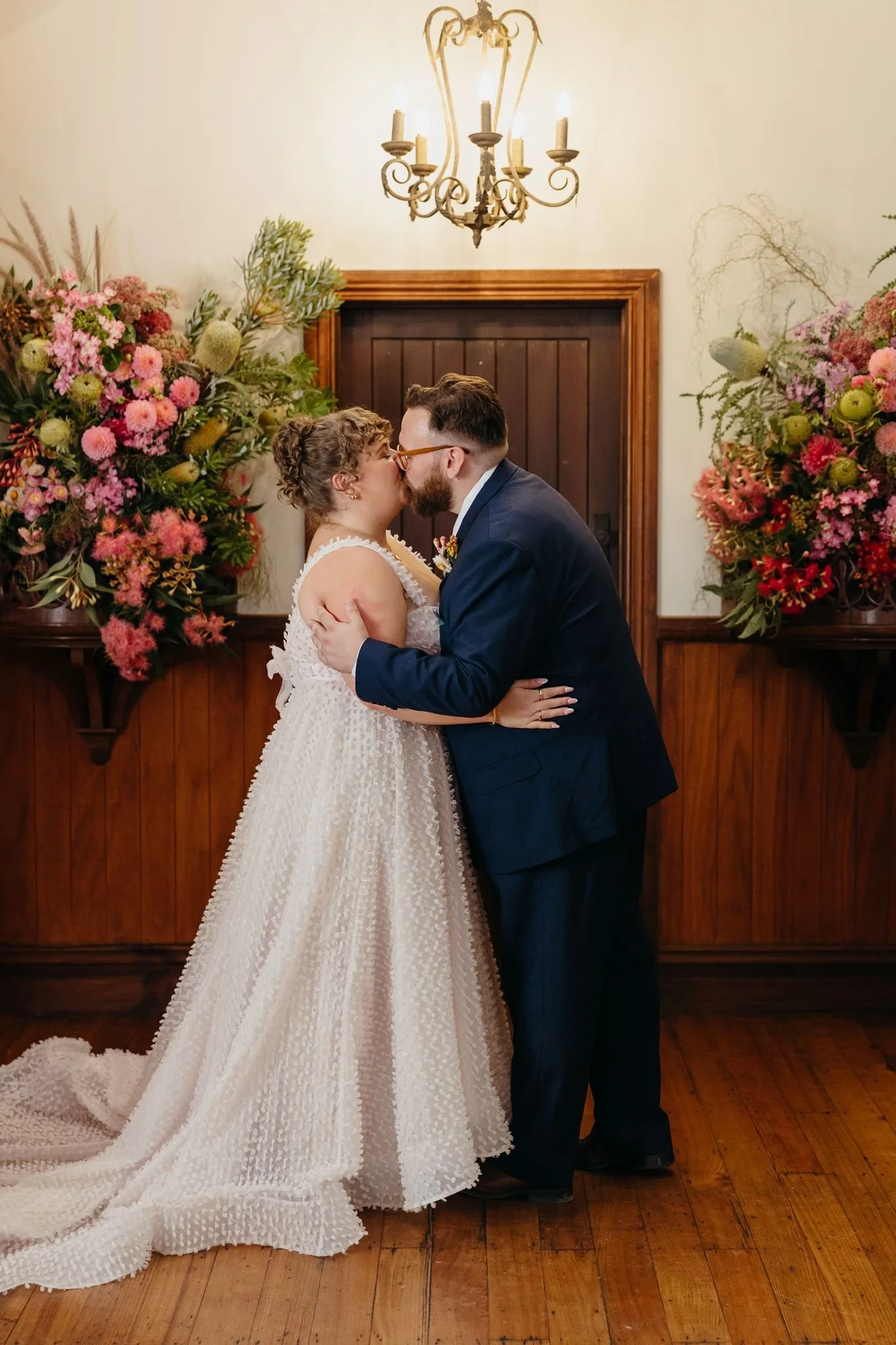 wedding-inglewood-estate-yarra-valley-first-kiss.jpg