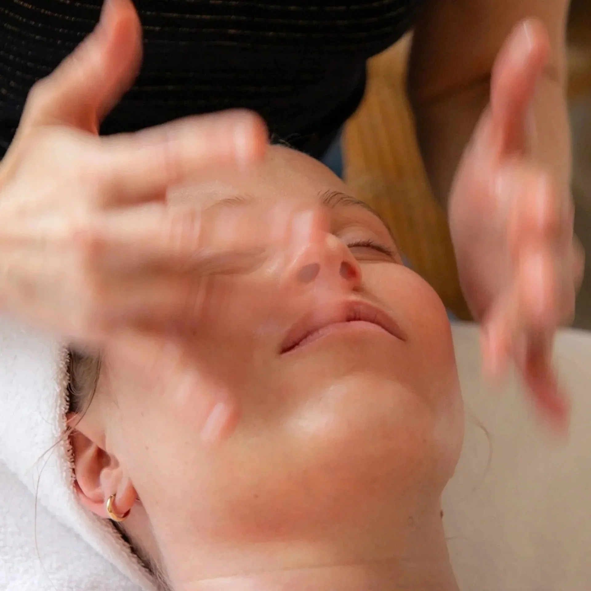Tendance massages visage en 2026 avec We are la Femme à Bordeaux