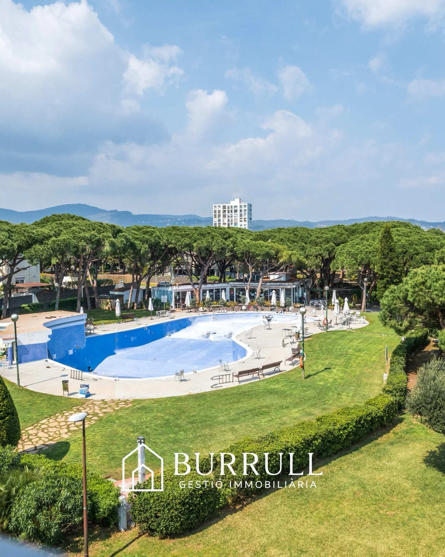 ALQUILER

✨ Piso exclusivo en primera l&iacute;nea de mar &ndash; Gav&agrave; Mar ✨

🌊 Vive frente al mar en este espectacular piso de 94 m&sup2; con
🛏️ 3 habitaciones
🛁 2 ba&ntilde;os completos
🍽️ Cocina independiente con lavadero
🌅 Sal&oacute;