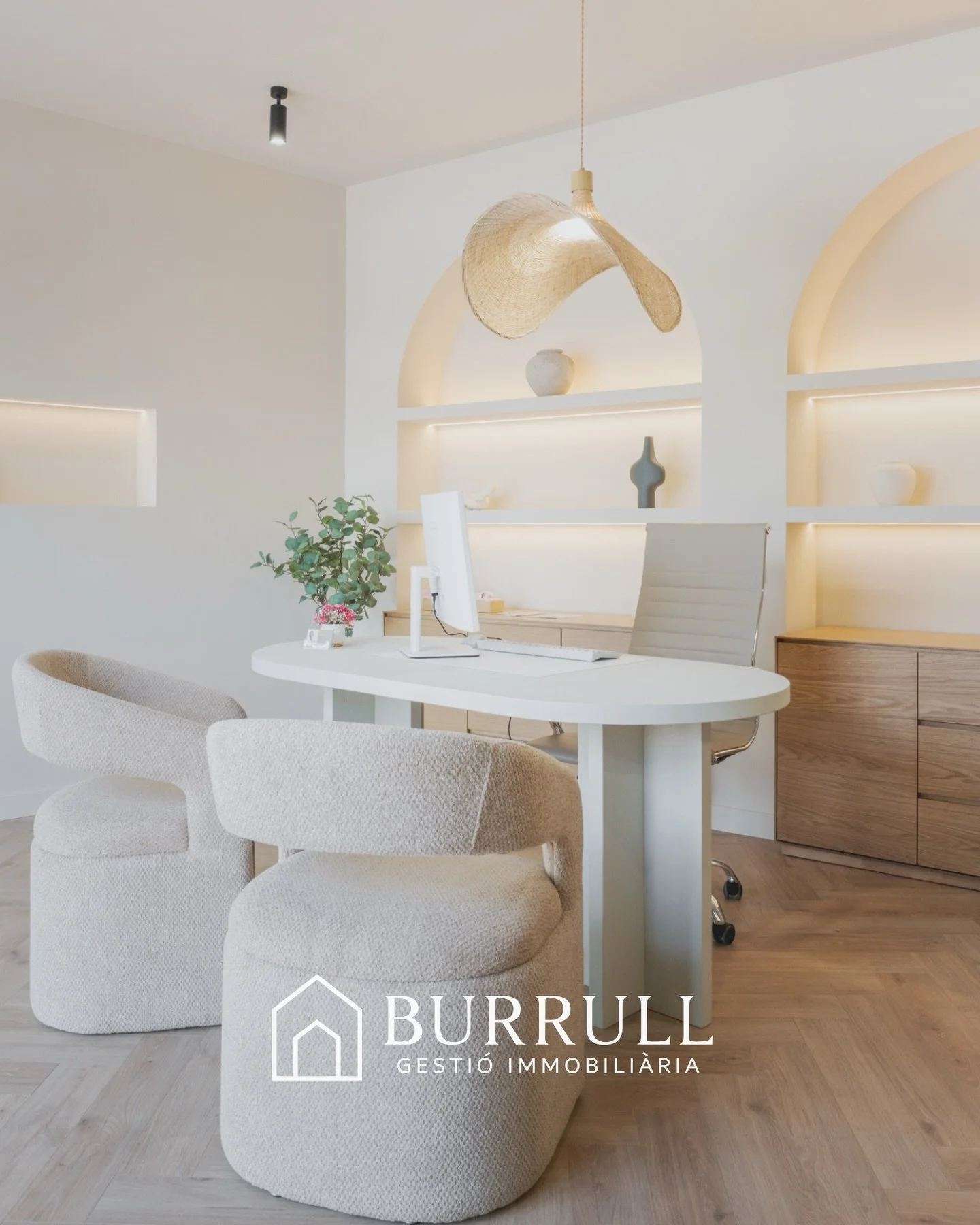 Un lloc creat amb molt d&rsquo;amor, perqu&egrave; et sentis com a casa.

📍 Pla&ccedil;a del Parador, 3E &ndash; Sant Just Desvern

T&rsquo;hi esperem per escoltar-te i ajudar-te.
📞 608 640 723
✉️ info@burrull.net

Reforma;
@coraroman_studio 
📸@an