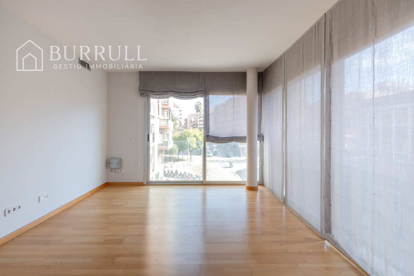 Piso moderno del 2006 en el corazón de SANTA EULALIA