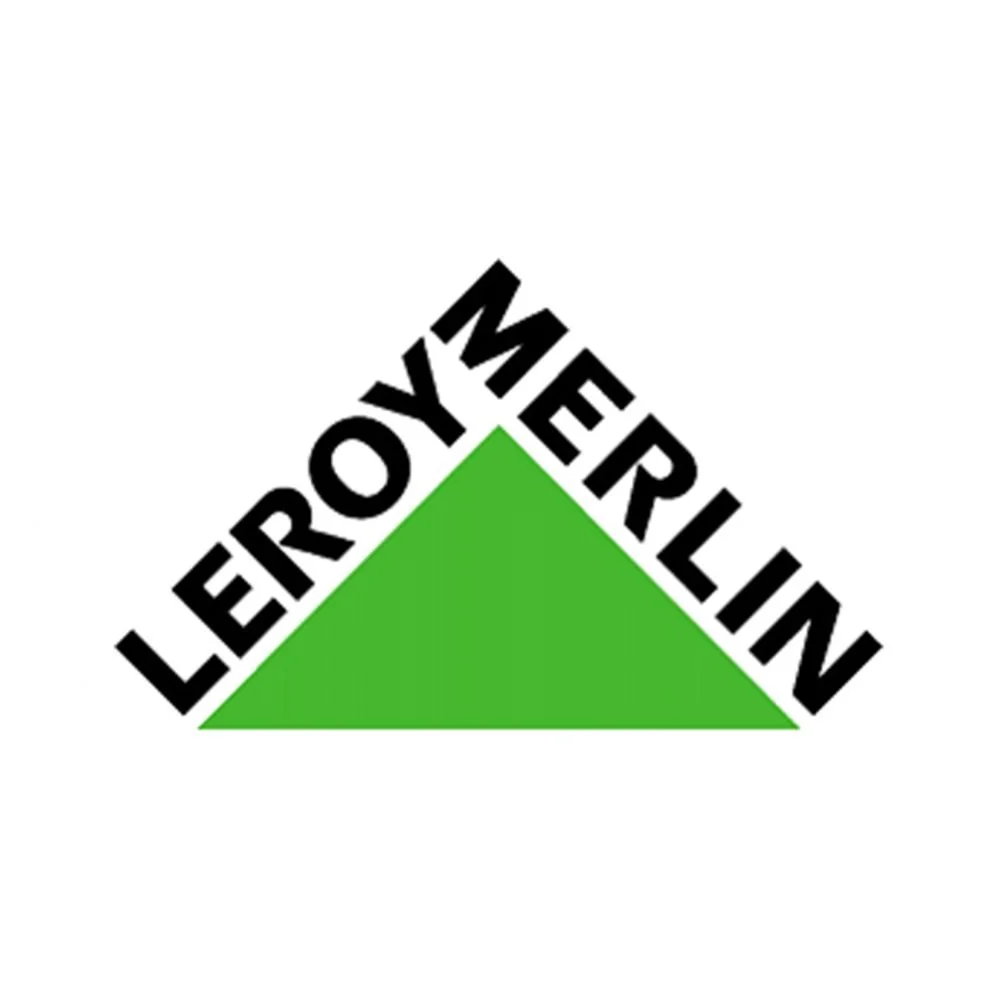Logo de Leroy Merlin avec un triangle vert et le nom de l'entreprise en lettres noires