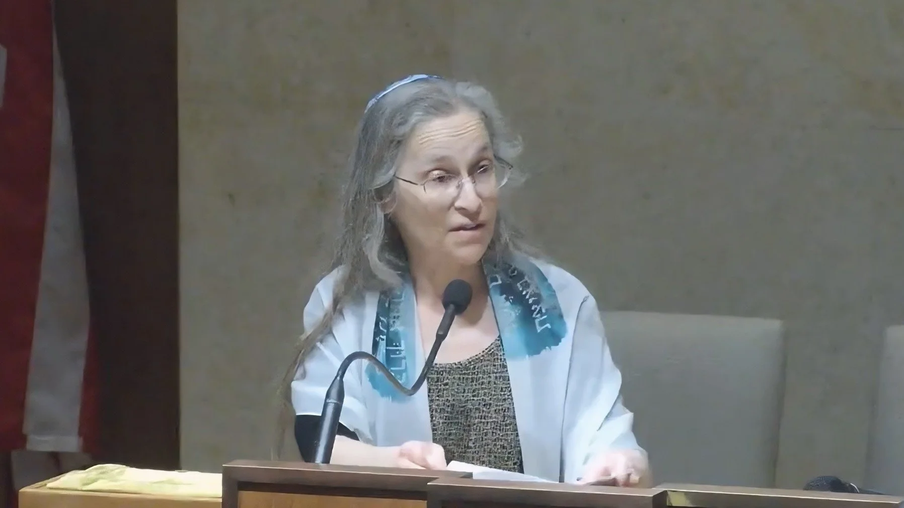 Cantor Abby Gostein gives her remarks and thanks during the Torah gifting service at Reform Temple of Forest Hills, linking to the full text.