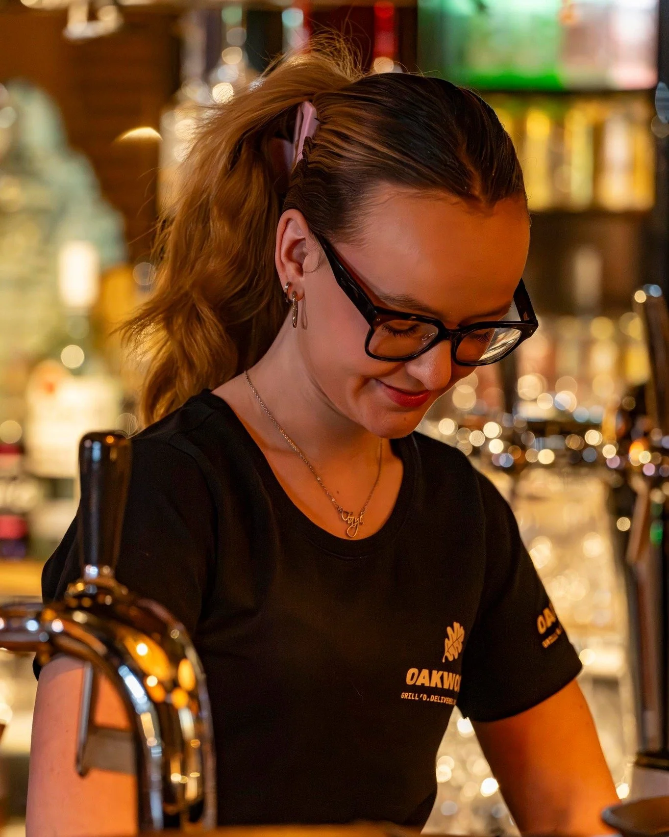 𝚃𝚑𝚎 𝚛𝚎𝚊𝚕 𝚏𝚒𝚛𝚎 𝚒𝚜 𝚒𝚗 𝚝𝚑𝚎 𝚝𝚎𝚊𝚖.

Geen avond bij Oakwood zonder deze crew.
Hard werken. Veel lachen.
En altijd ready voor de volgende ronde!

#oakwoodgrill #teamoakwood #veldhoven #hospitalitylife #grillrestaurant #oakwoodstyle