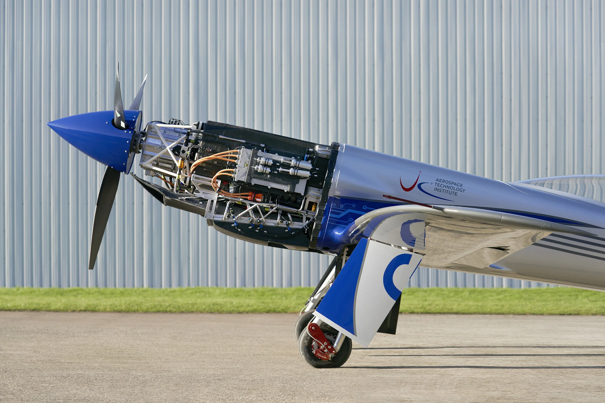 Rolls-Royce_Accel_Electric_Flight10.jpg