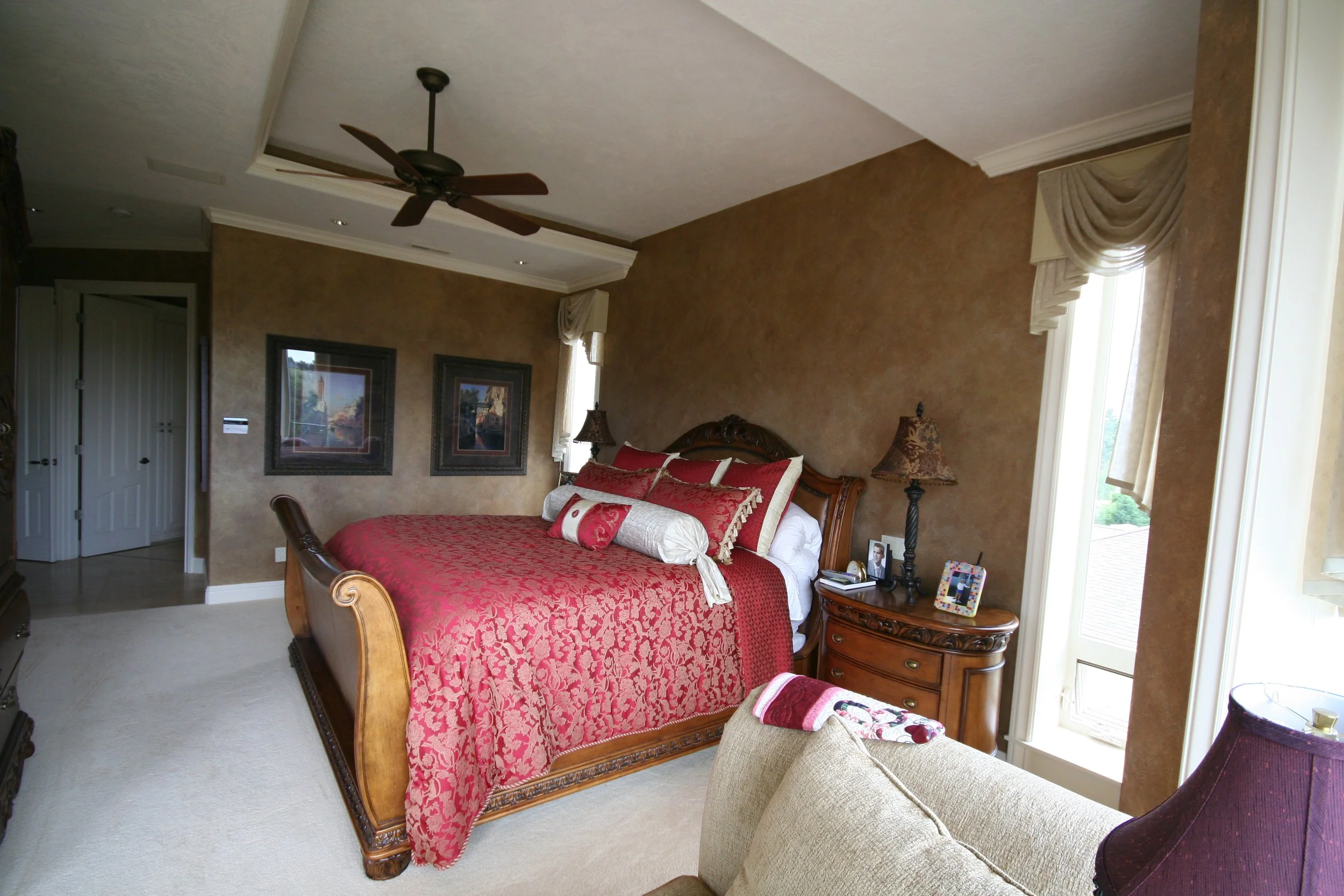 Bedroom faux finish.JPG