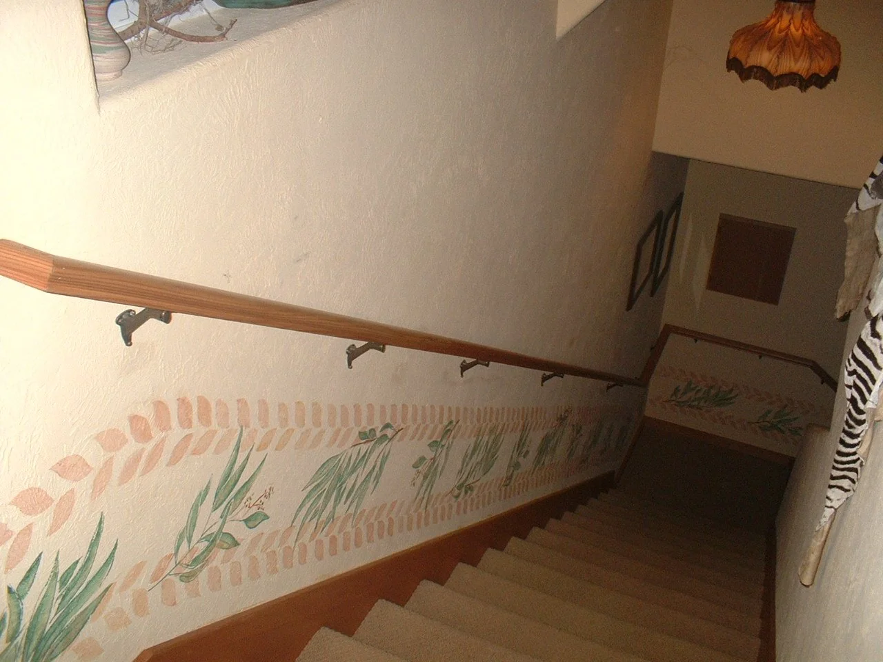 Faux painted walls with stenciled border.JPG