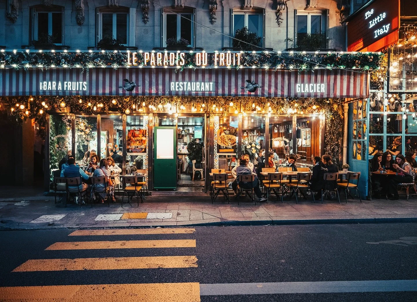 Evening glow at Le Paradis du Fruit
📍Caf&eacute; Le Paradis du Fruit &ndash; Paris 🇫🇷
#paris #visitparis #pariscityvision #parisatnight #parisnights #parisvibes #citylights #urbanexplorer #streetphotography #nightphotography #moodygrams #travelgra