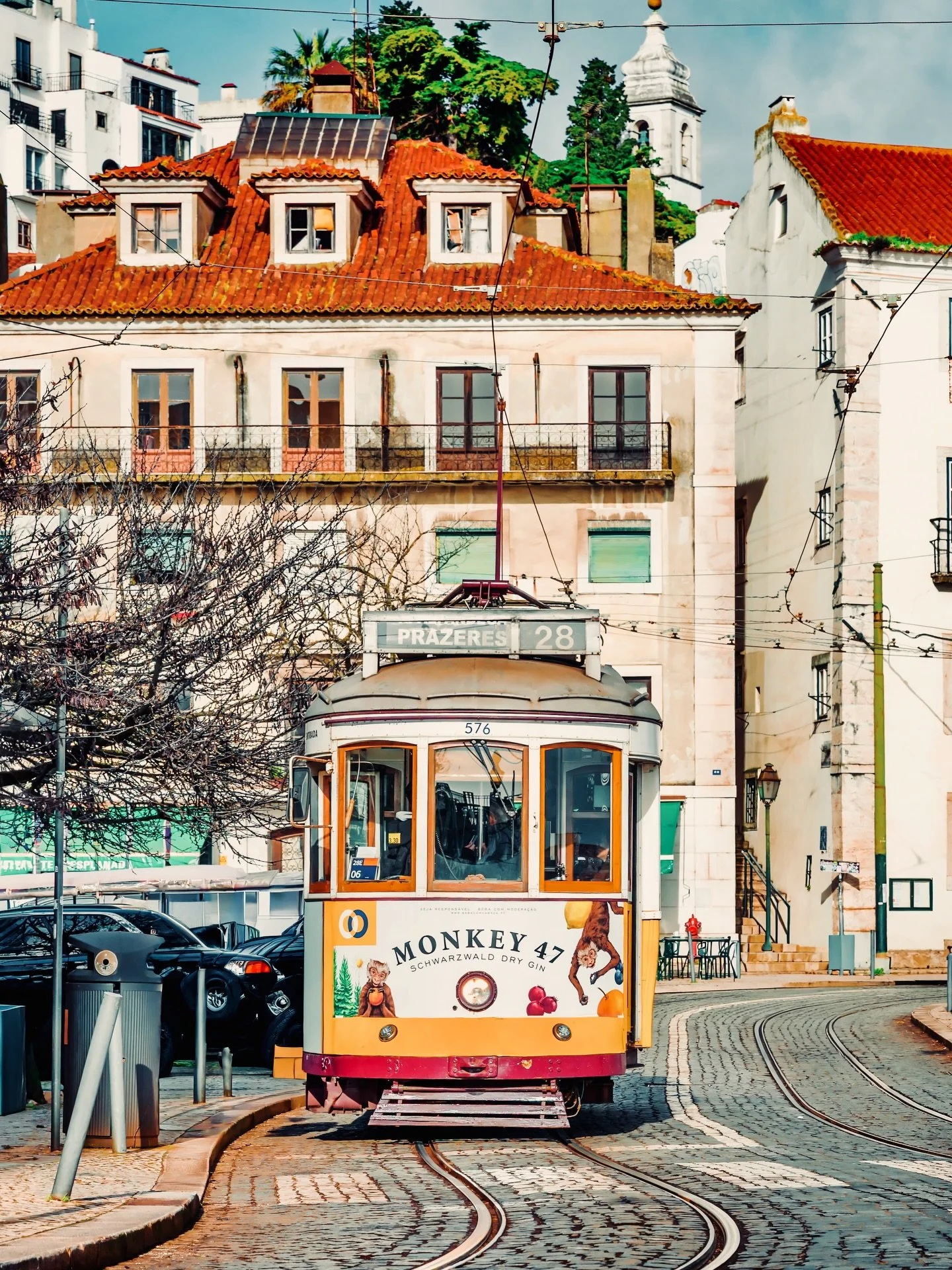 #lisboa
#tram28
#yellowtram
#streetphotography
#travelphotography
