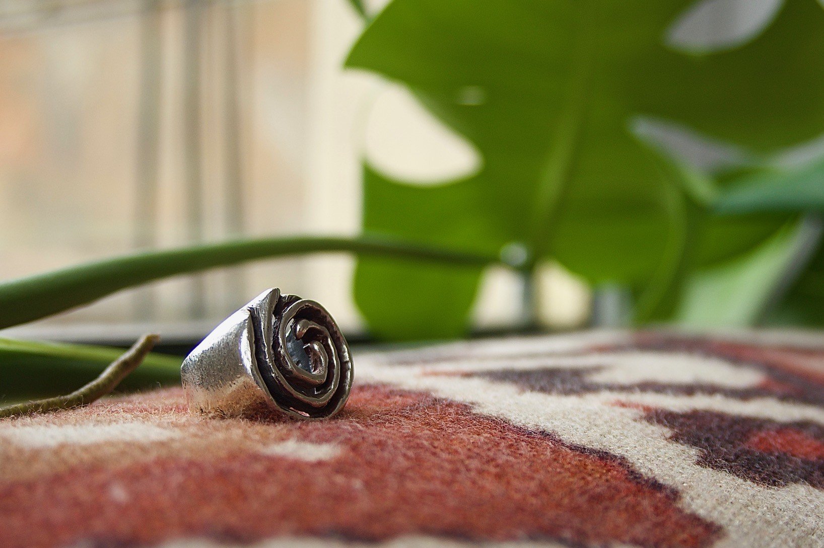 Love Swirls Signet