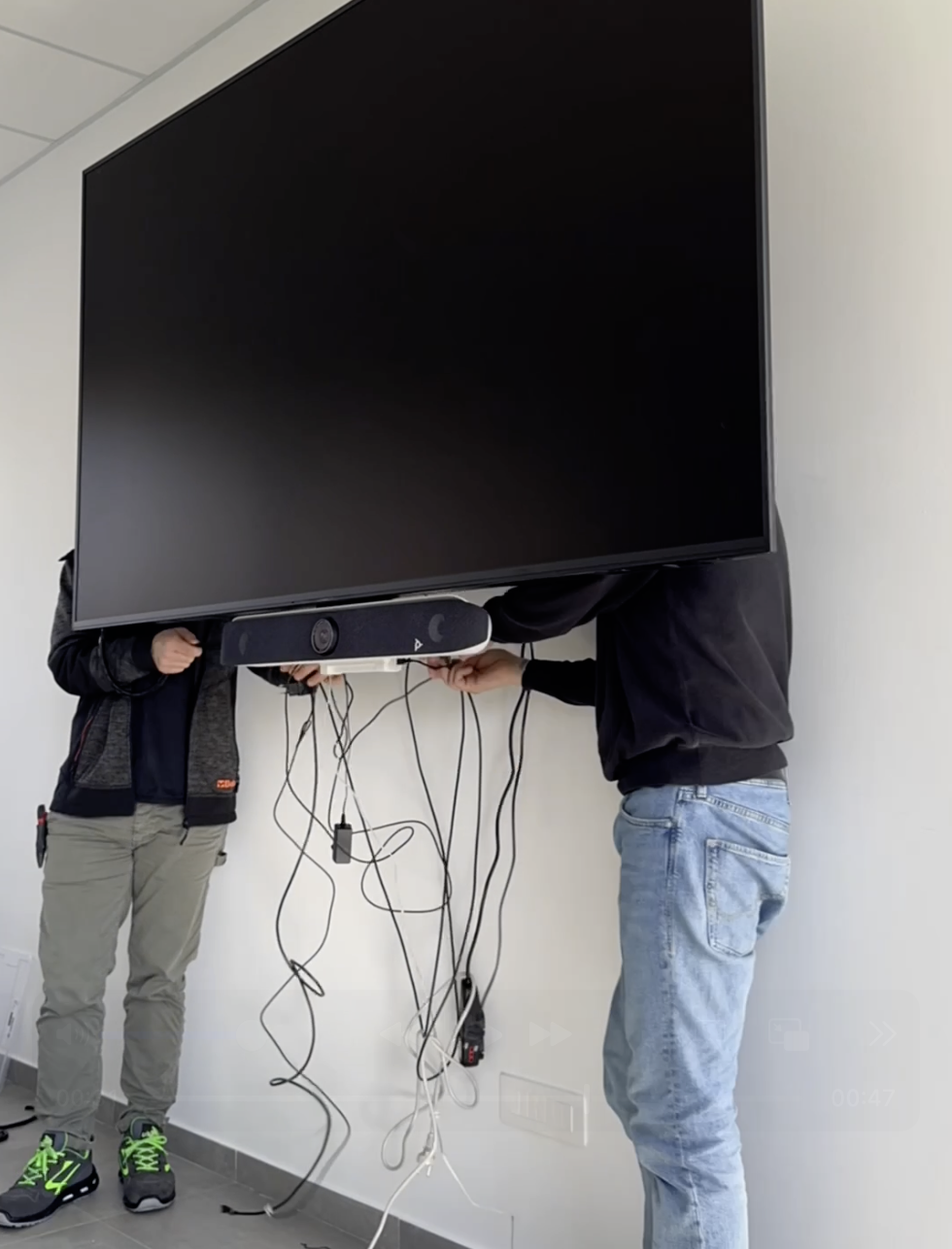 Cablaggio componenti Monitor Sony 85'' e Hp Poly X52
