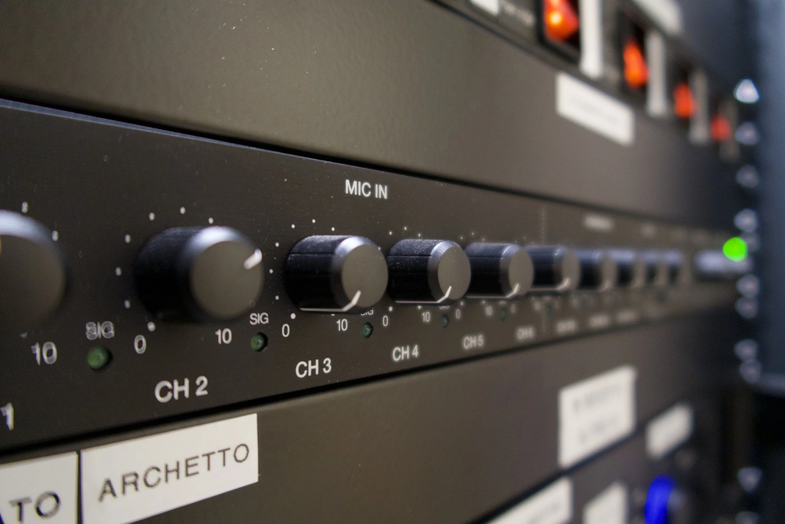 Mixer Rack per microfoni di sala