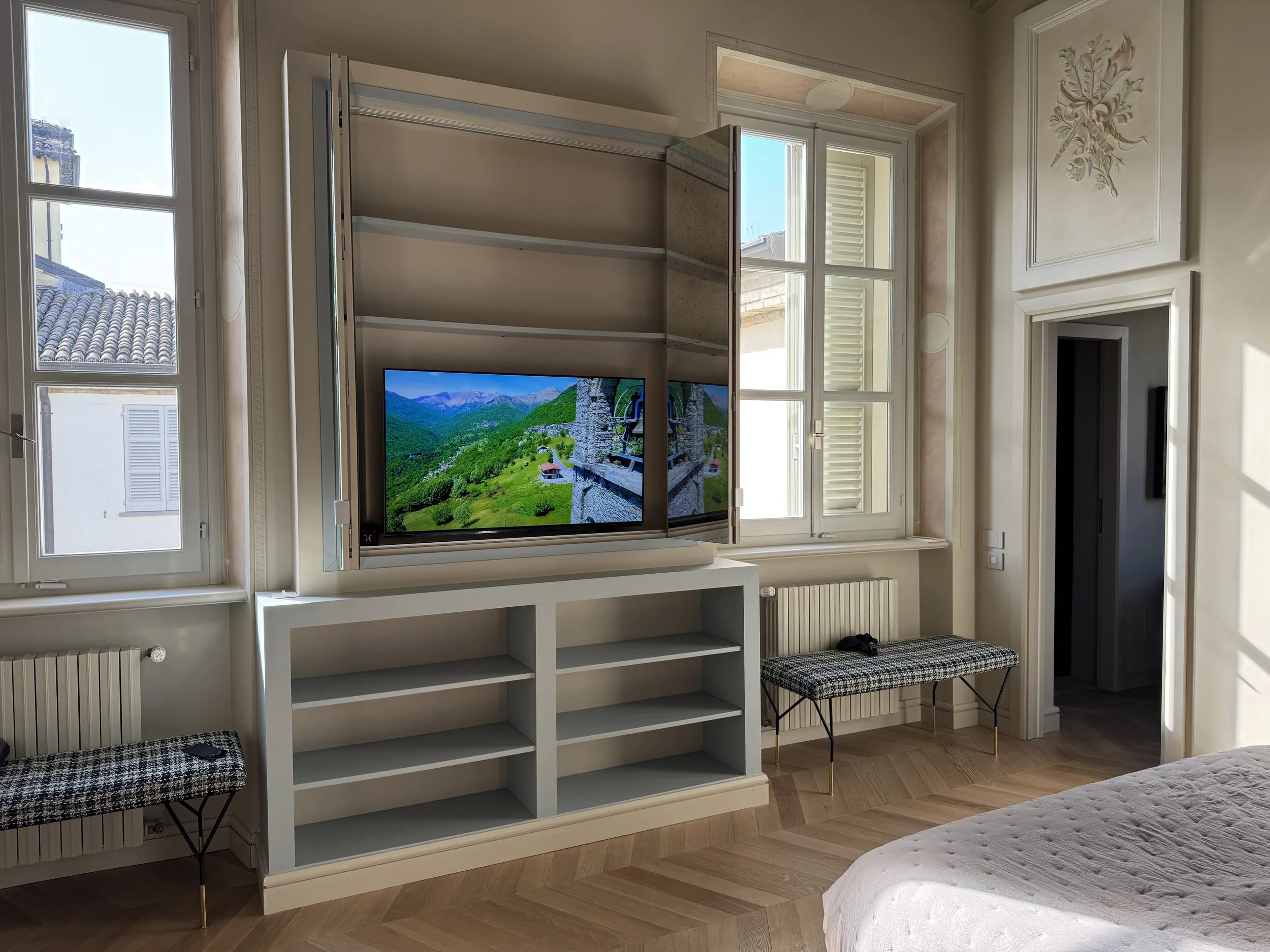 Camera - Mobile porta Tv con ante. Tv LCD Panasonic 55''