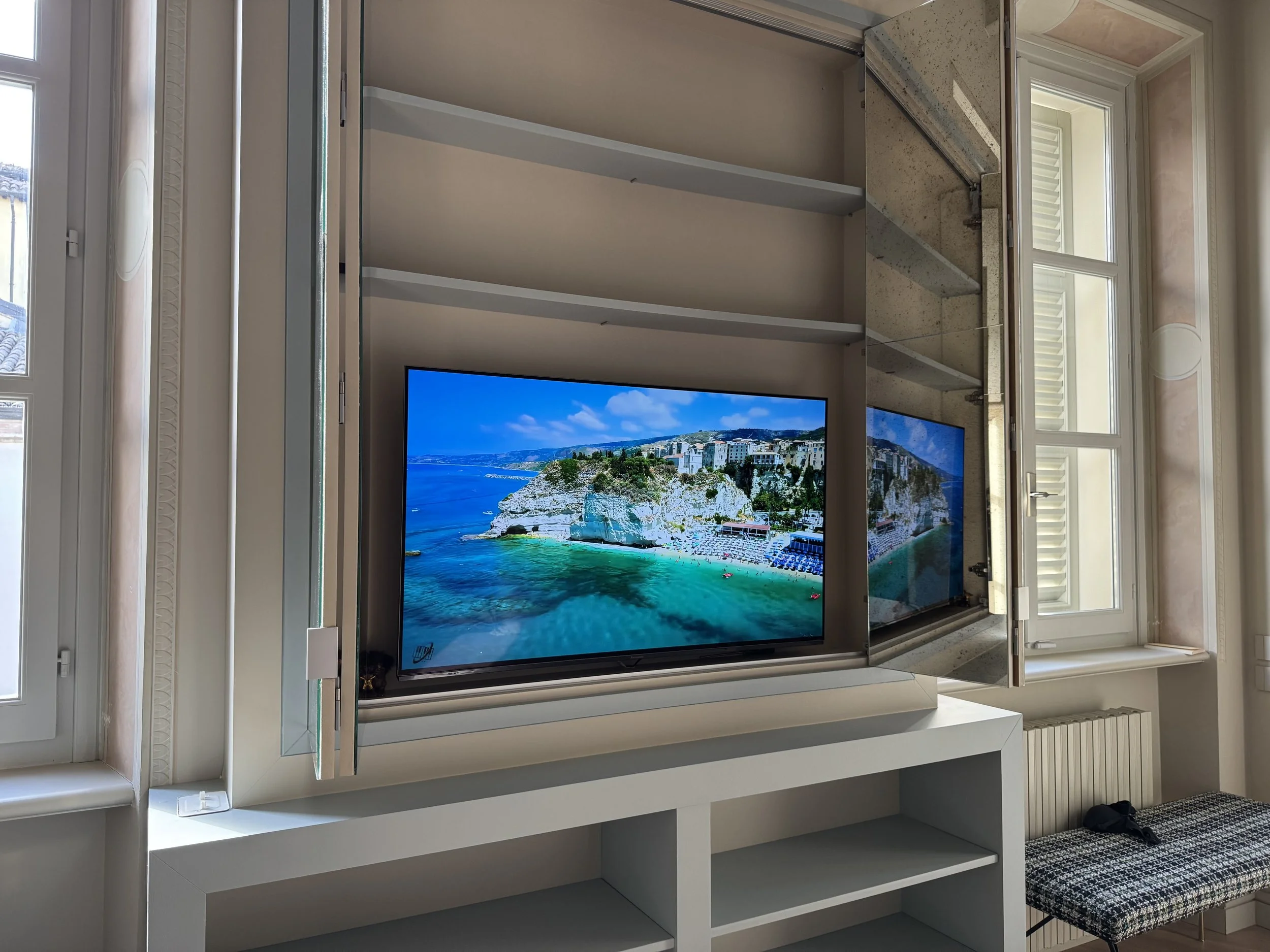 Camera - Mobile porta Tv con ante. Tv LCD Panasonic 55''