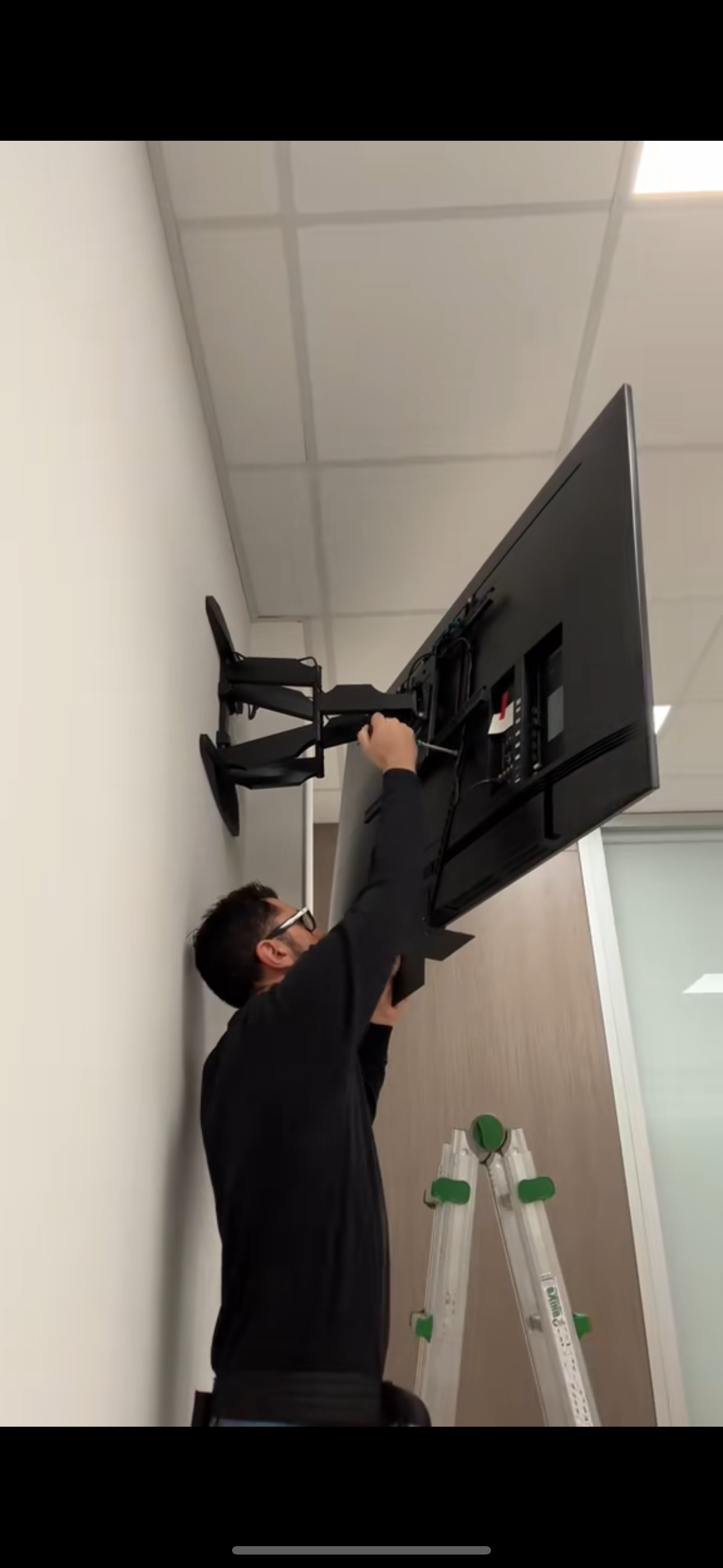 Regolazione staffa Monitor