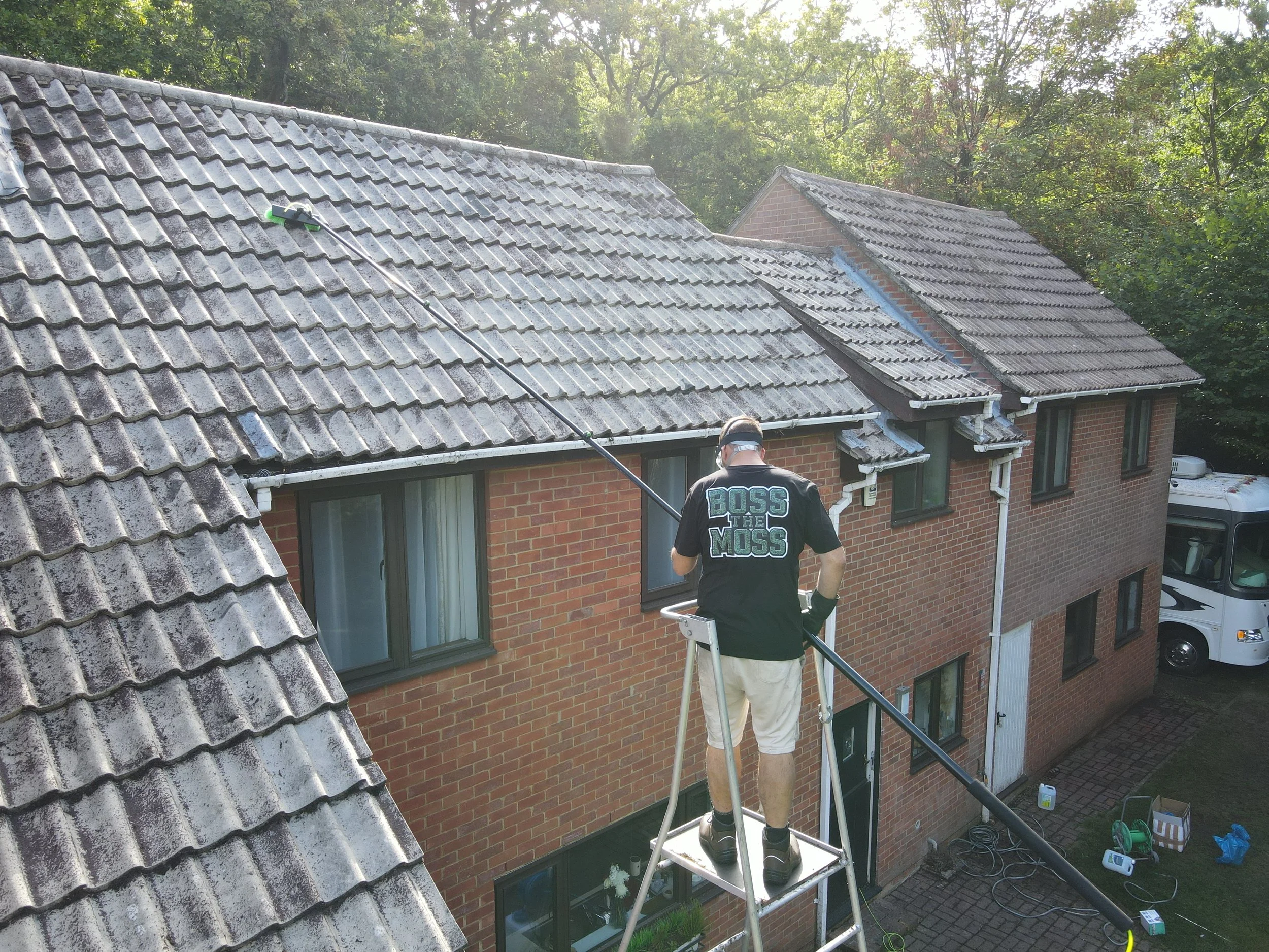 Soft Washing vs Pressure Washing – Which is Best for Your Roof and Driveway?